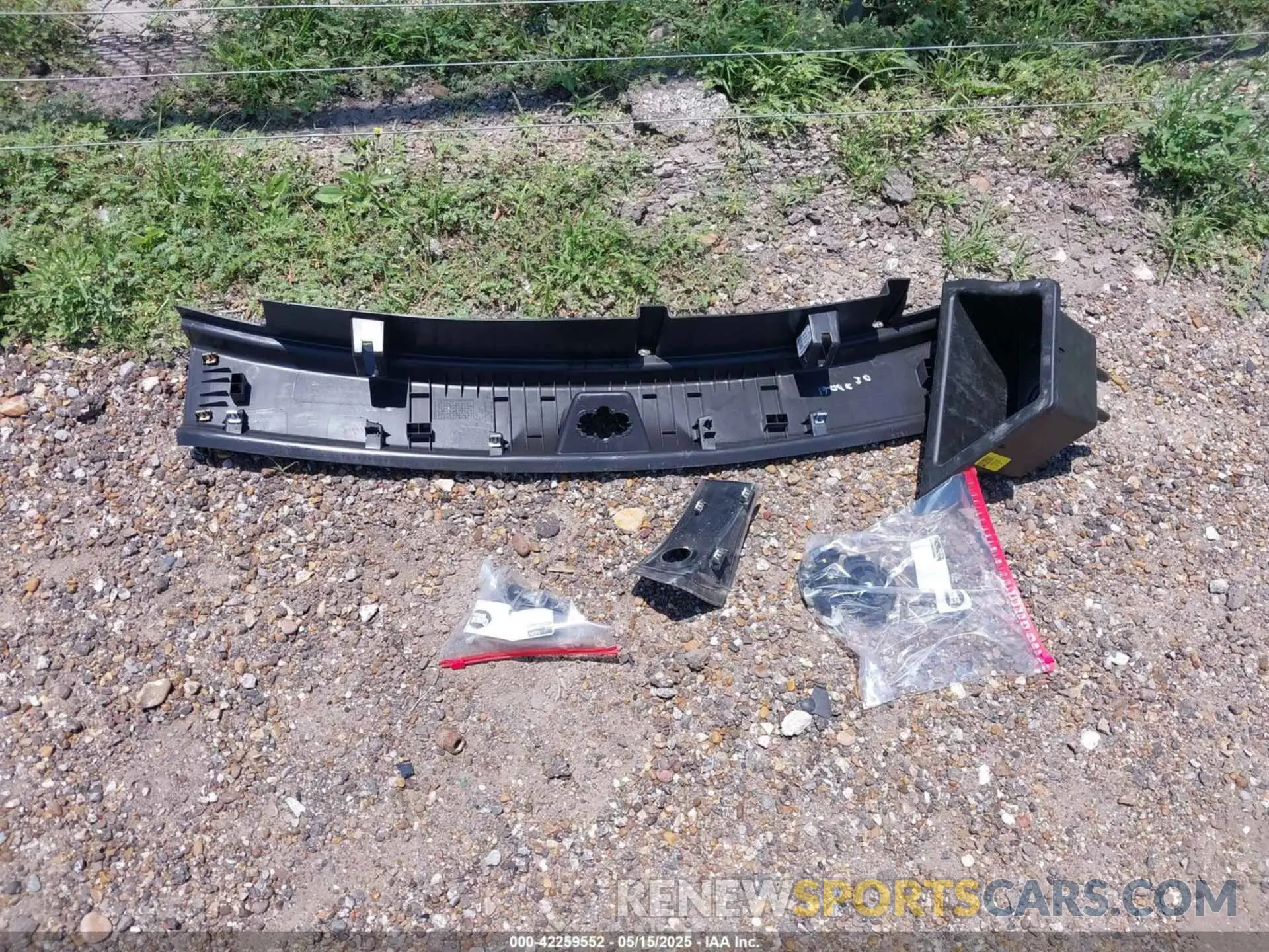 12 Photograph of a damaged car 3GNKBERS5RS180321 CHEVROLET BLAZER 2024
