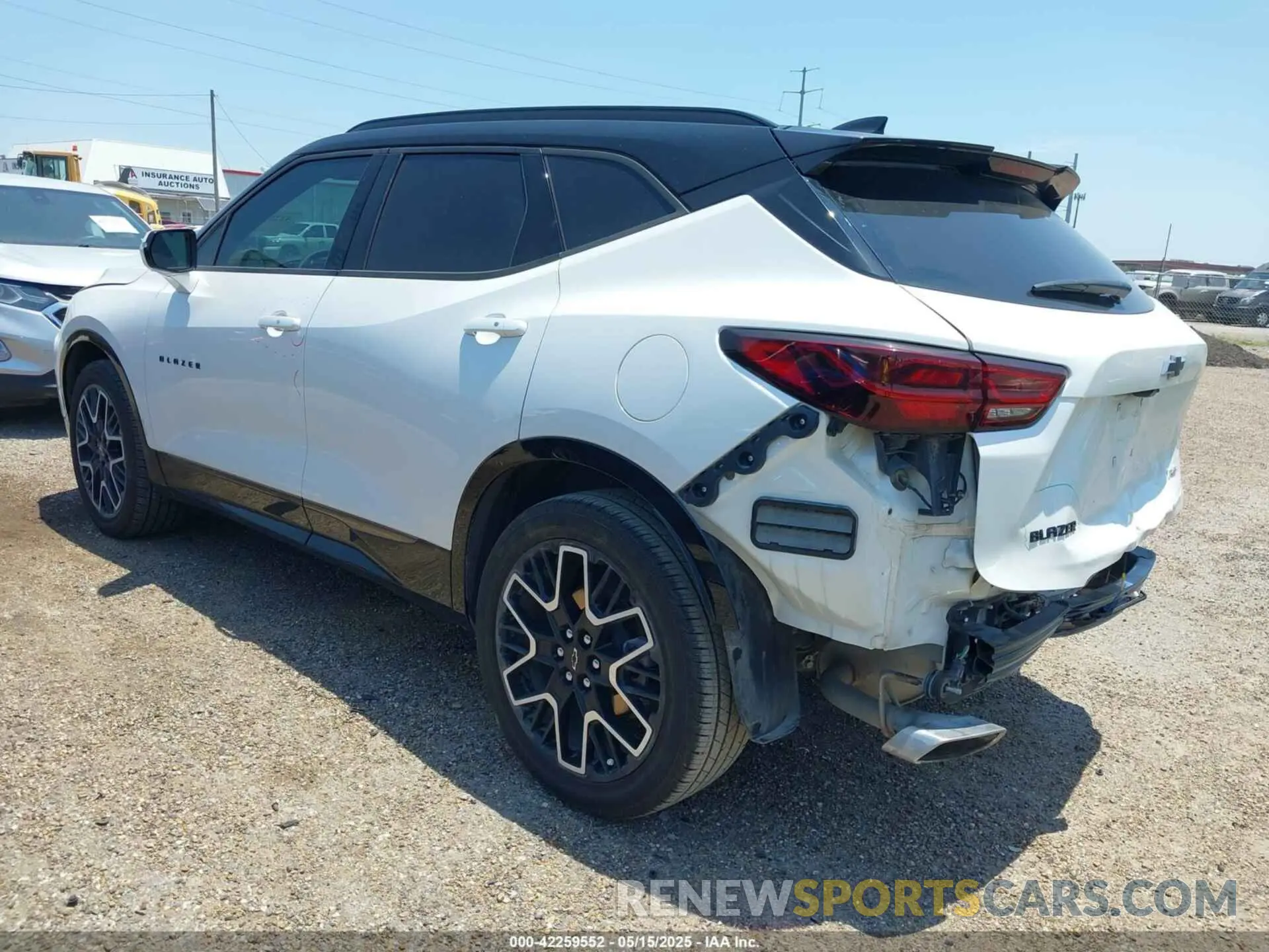 3 Photograph of a damaged car 3GNKBERS5RS180321 CHEVROLET BLAZER 2024