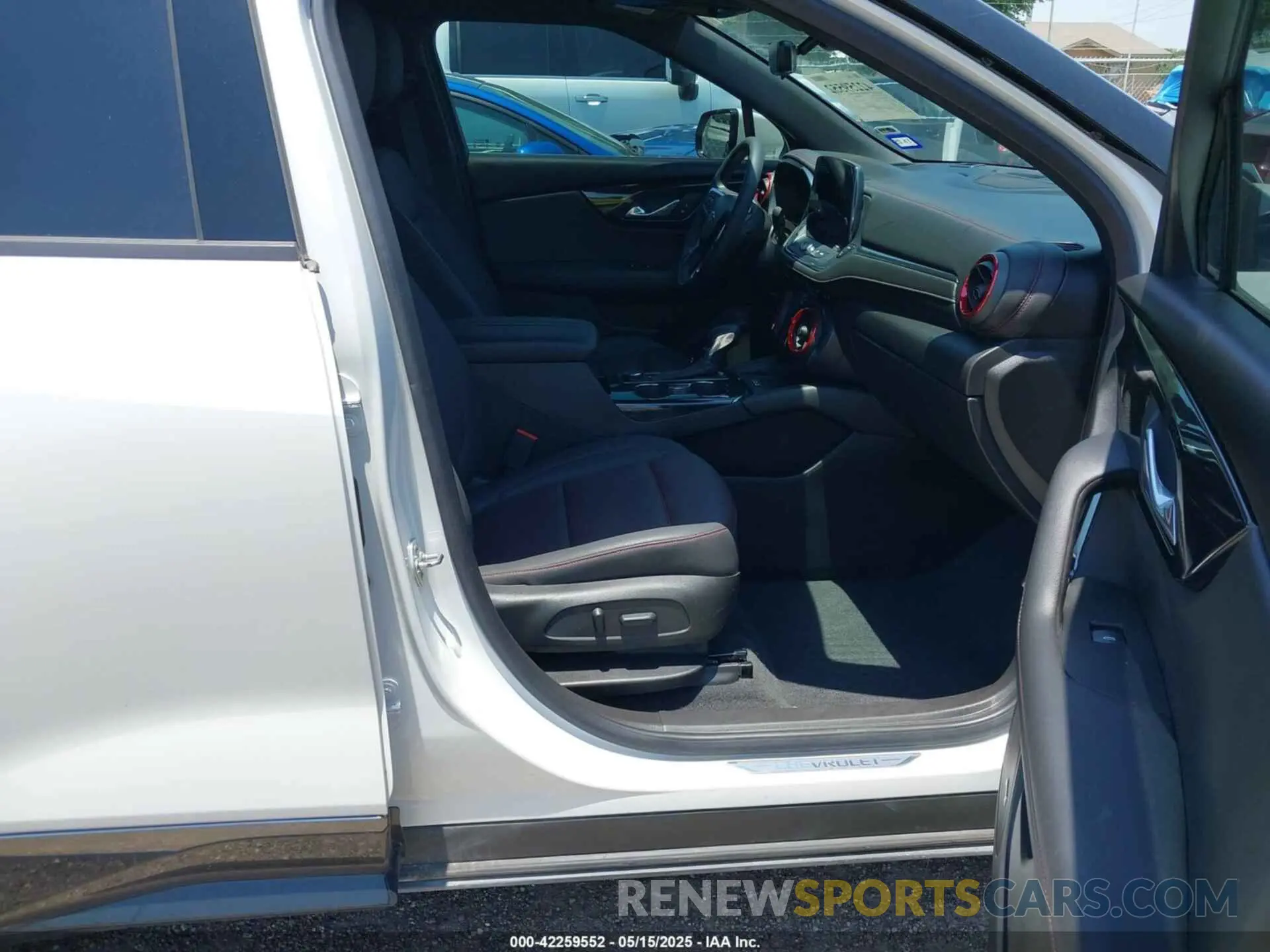 5 Photograph of a damaged car 3GNKBERS5RS180321 CHEVROLET BLAZER 2024