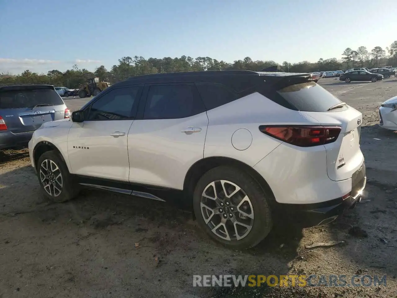 2 Photograph of a damaged car 3GNKBERS6RS271310 CHEVROLET BLAZER 2024