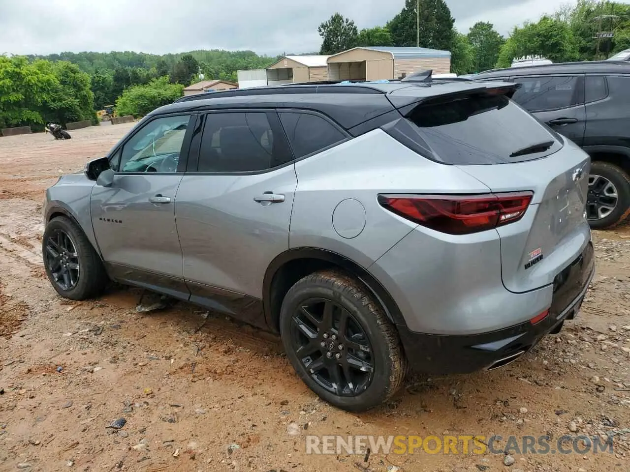 2 Photograph of a damaged car 3GNKBERS9RS190172 CHEVROLET BLAZER 2024