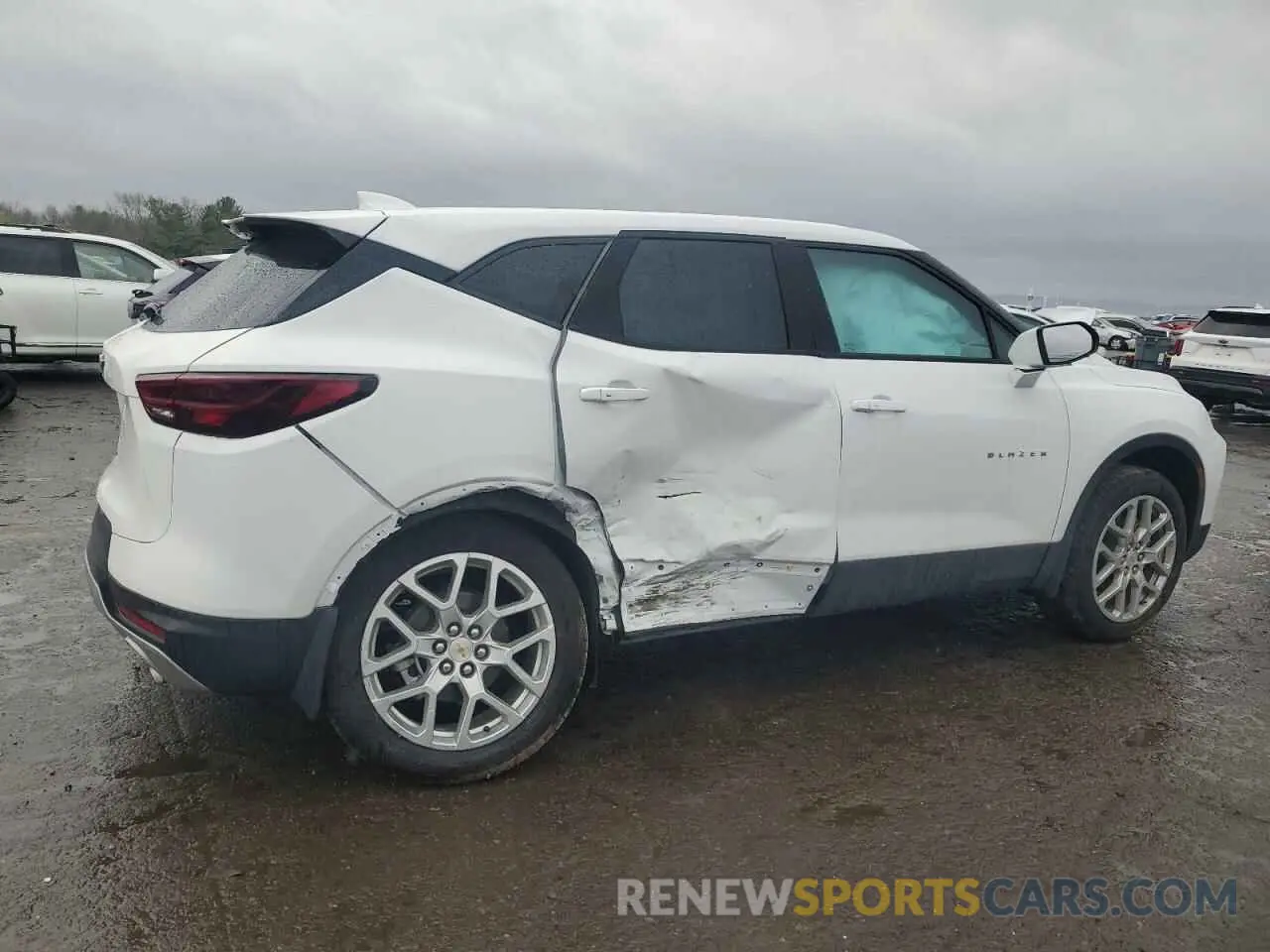 3 Photograph of a damaged car 3GNKBHR42RS164662 CHEVROLET BLAZER 2024