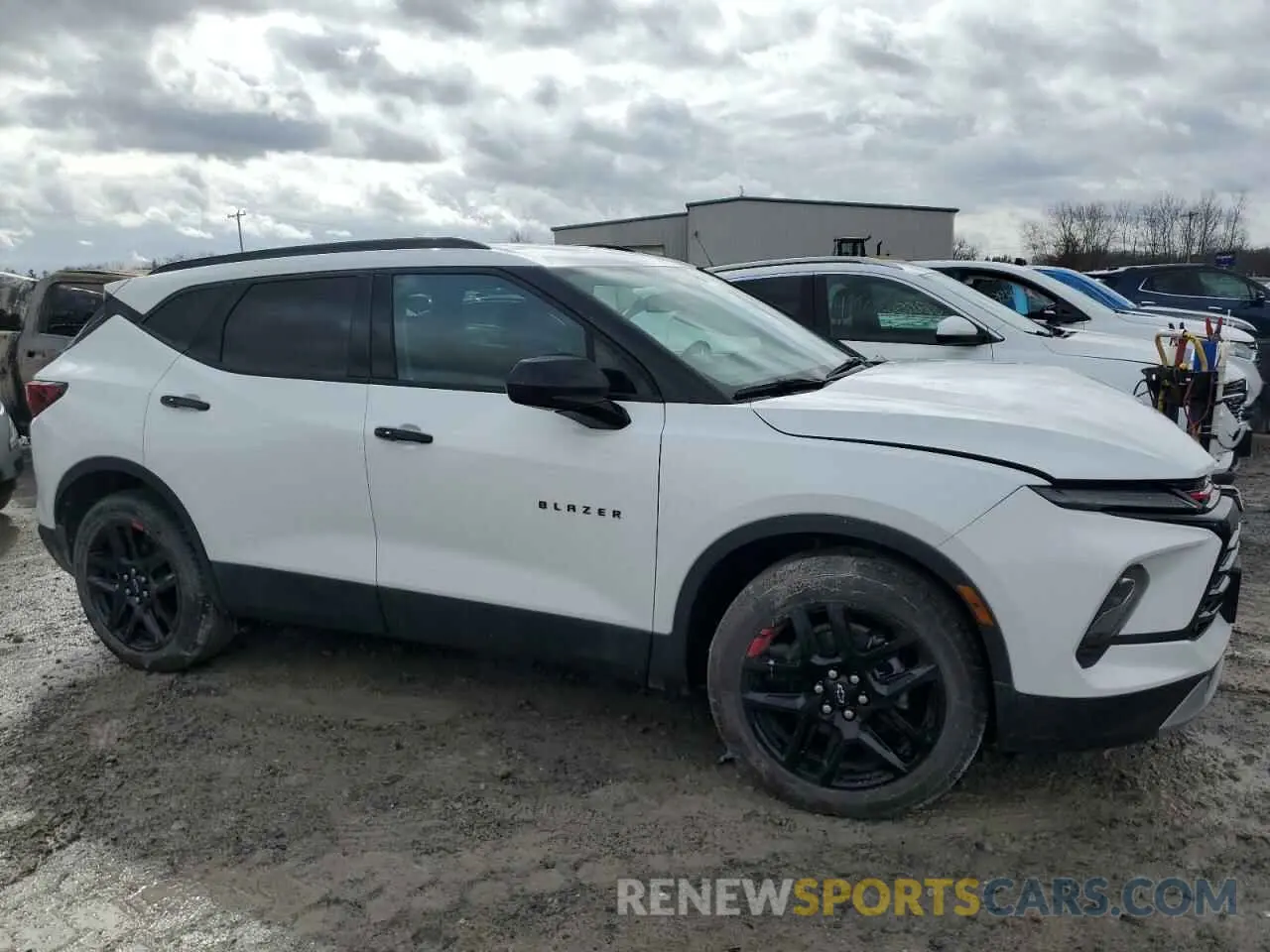 4 Photograph of a damaged car 3GNKBHR45RS203471 CHEVROLET BLAZER 2024