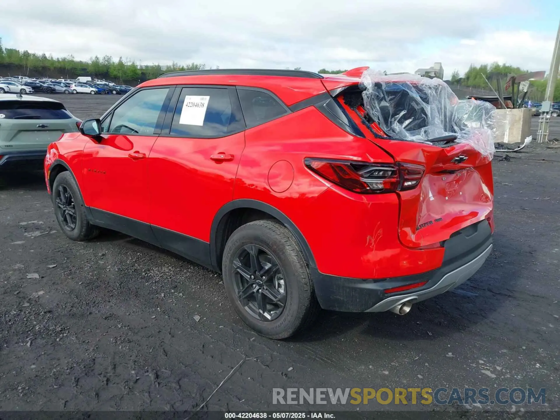 3 Photograph of a damaged car 3GNKBHR46RS163983 CHEVROLET BLAZER 2024
