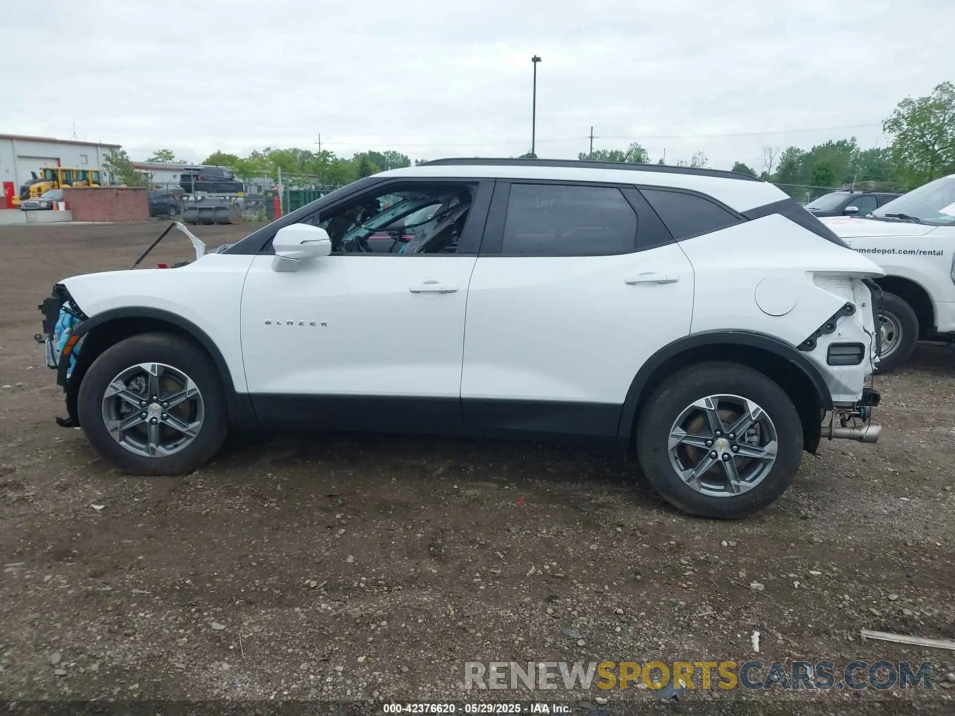 13 Photograph of a damaged car 3GNKBJR49RS175777 CHEVROLET BLAZER 2024