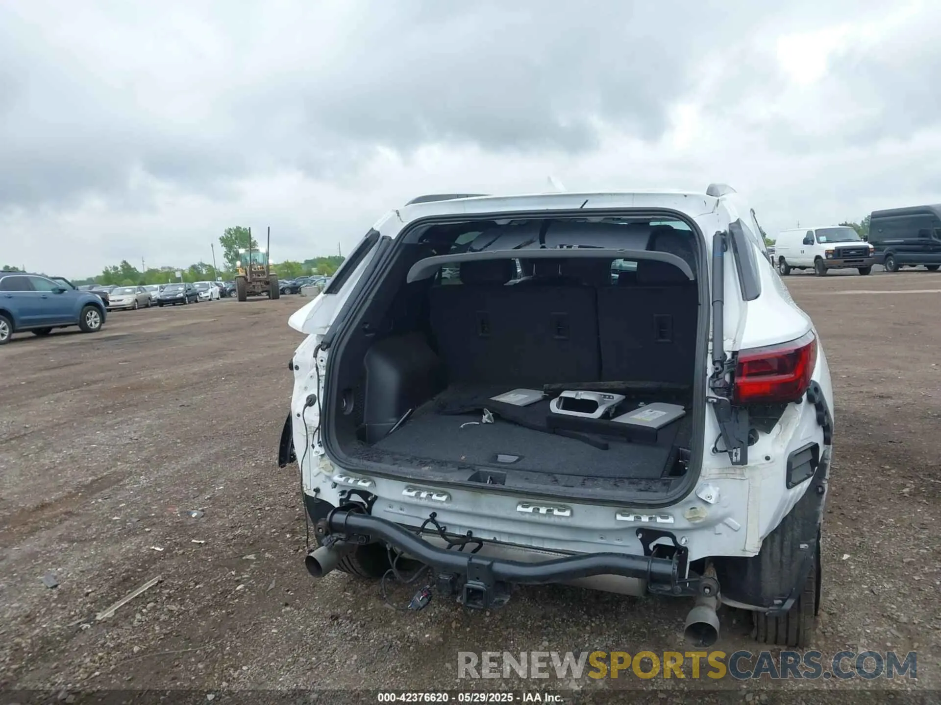 15 Photograph of a damaged car 3GNKBJR49RS175777 CHEVROLET BLAZER 2024