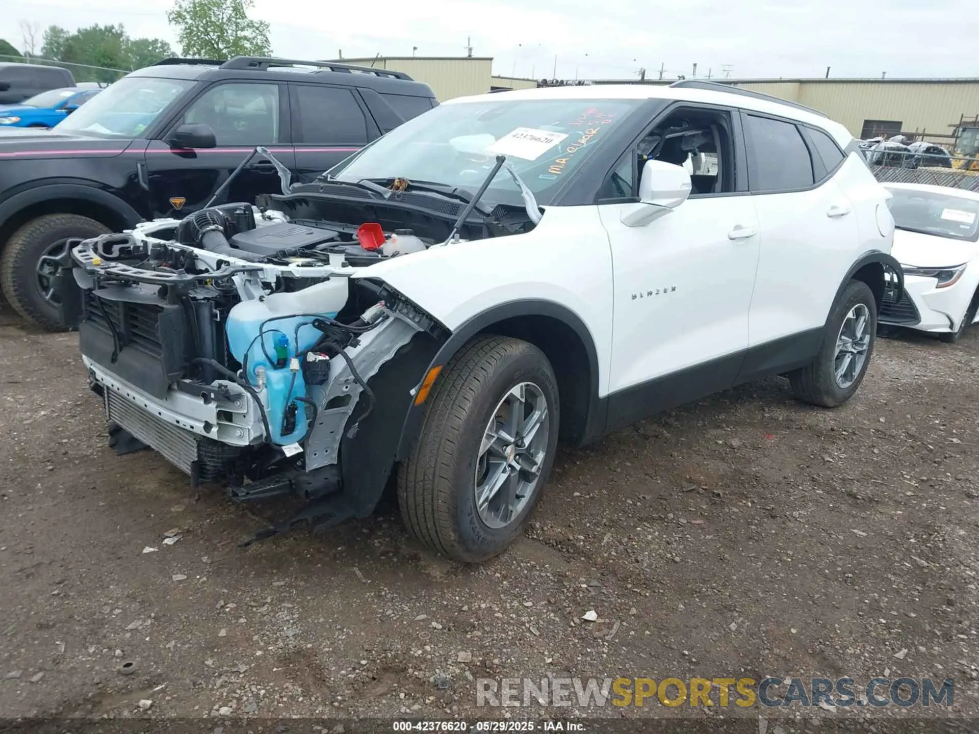 2 Photograph of a damaged car 3GNKBJR49RS175777 CHEVROLET BLAZER 2024
