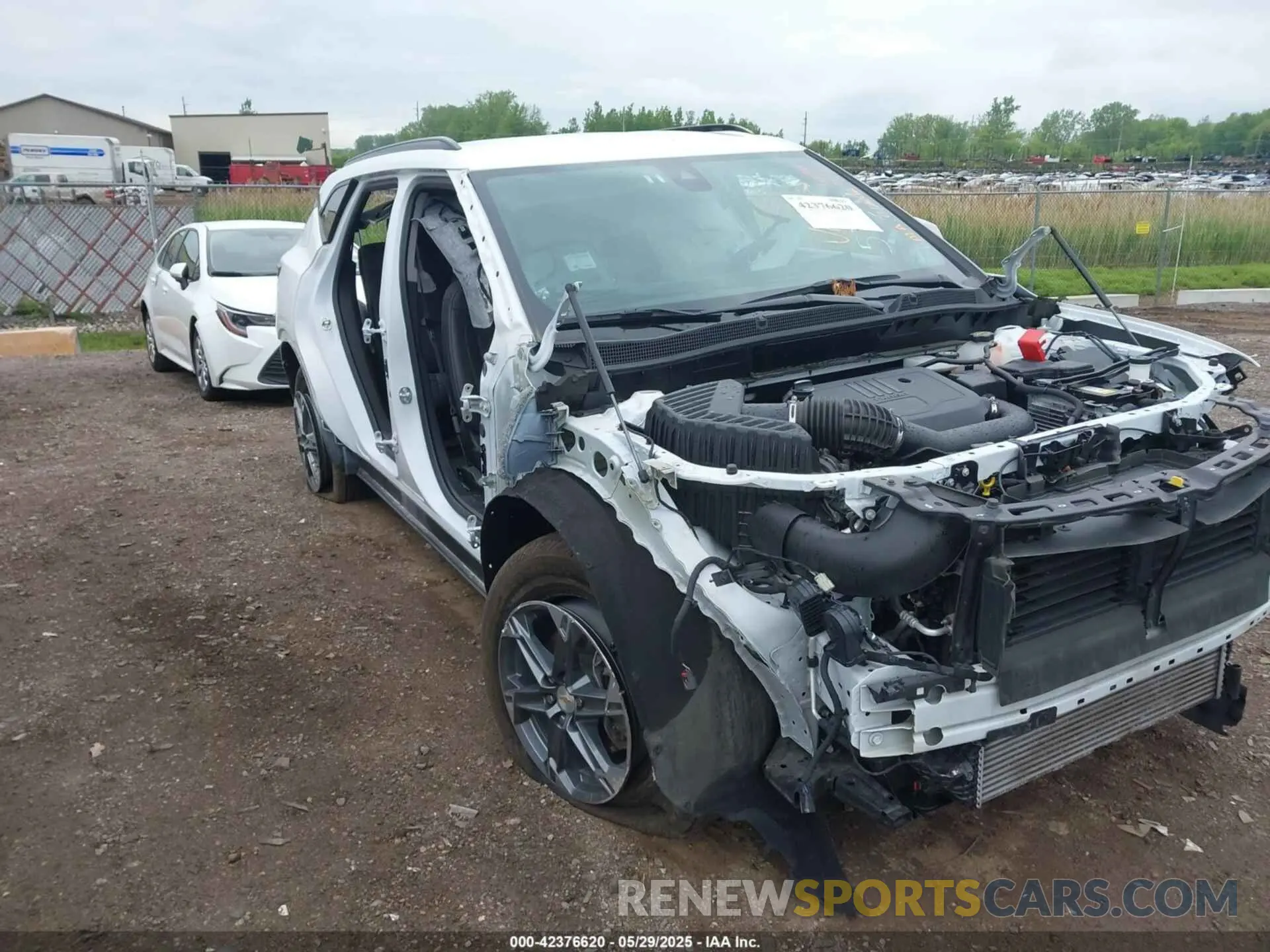 6 Photograph of a damaged car 3GNKBJR49RS175777 CHEVROLET BLAZER 2024