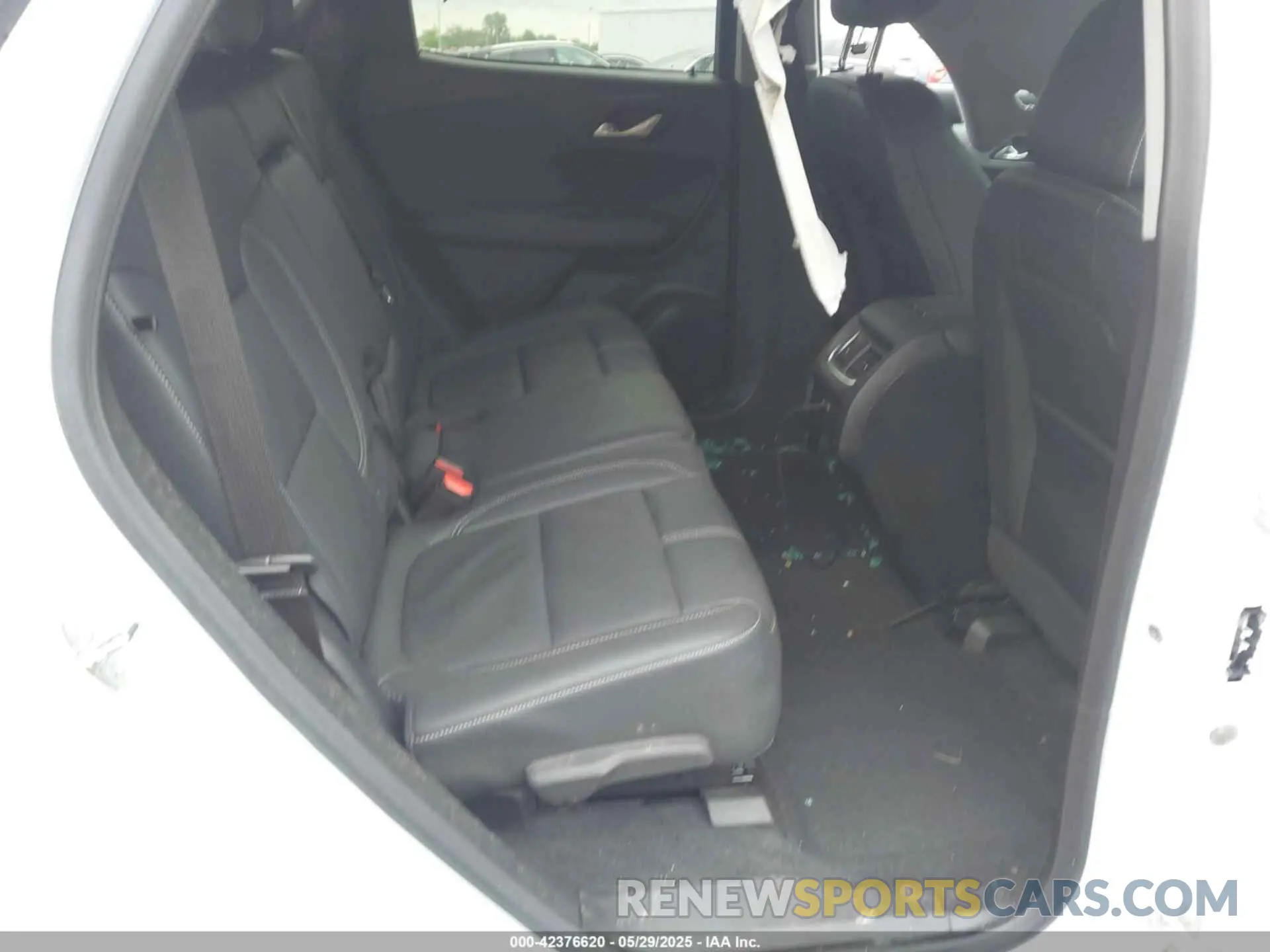 8 Photograph of a damaged car 3GNKBJR49RS175777 CHEVROLET BLAZER 2024