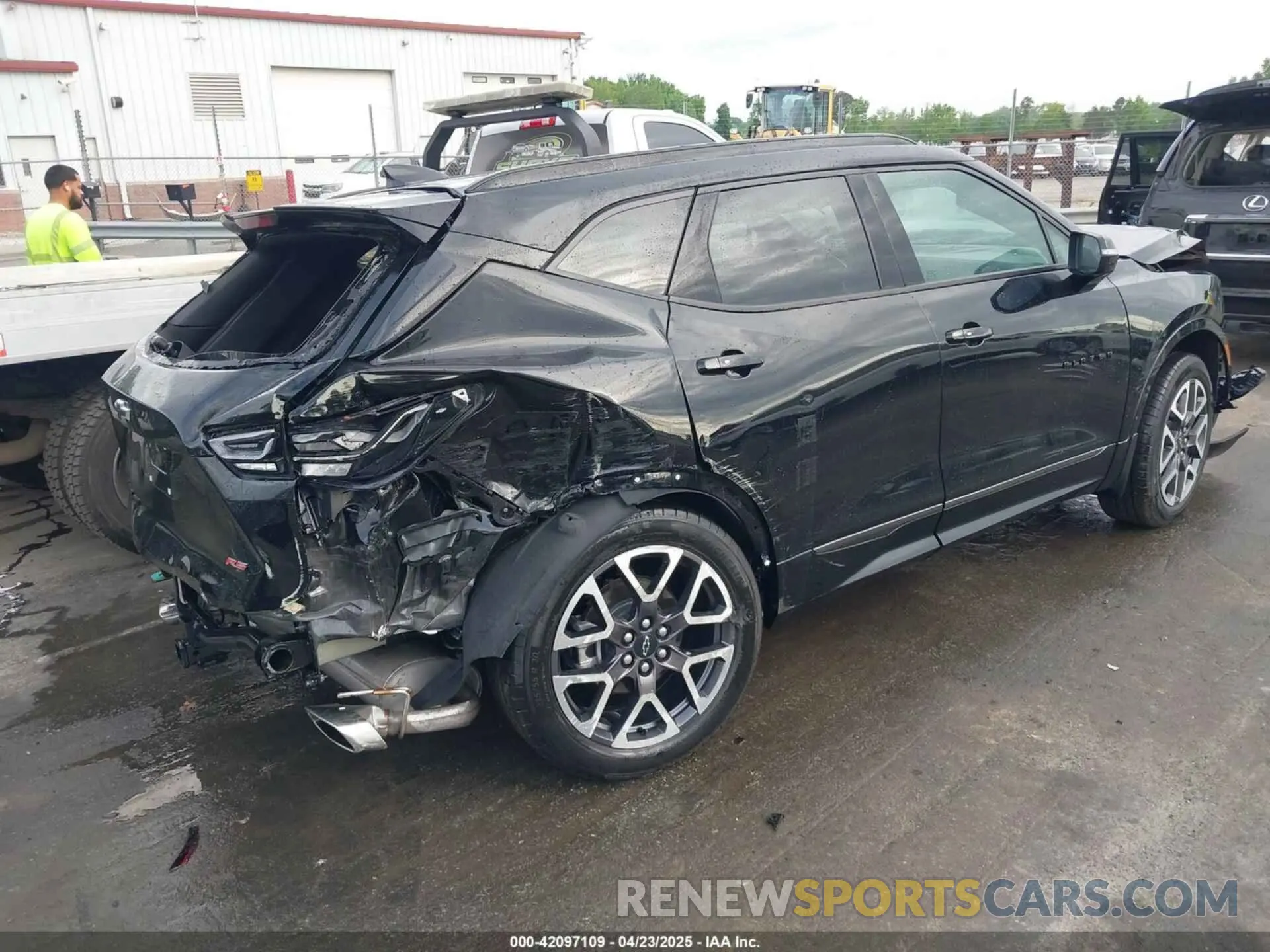 4 Photograph of a damaged car 3GNKBKRS1RS122026 CHEVROLET BLAZER 2024