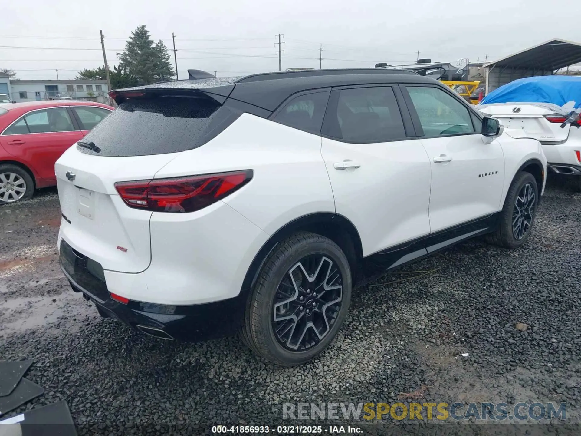 4 Photograph of a damaged car 3GNKBKRS4RS139337 CHEVROLET BLAZER 2024