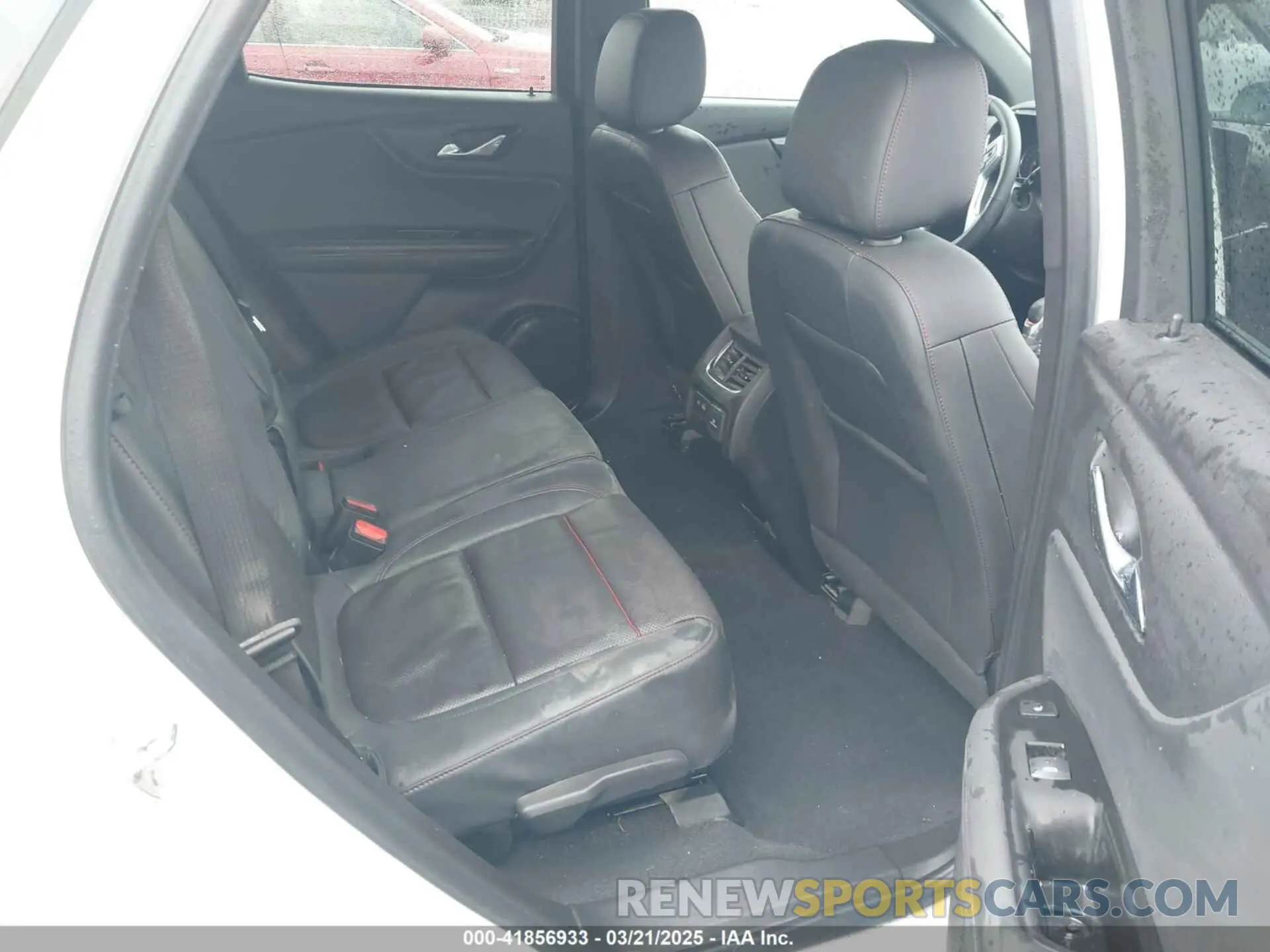 8 Photograph of a damaged car 3GNKBKRS4RS139337 CHEVROLET BLAZER 2024