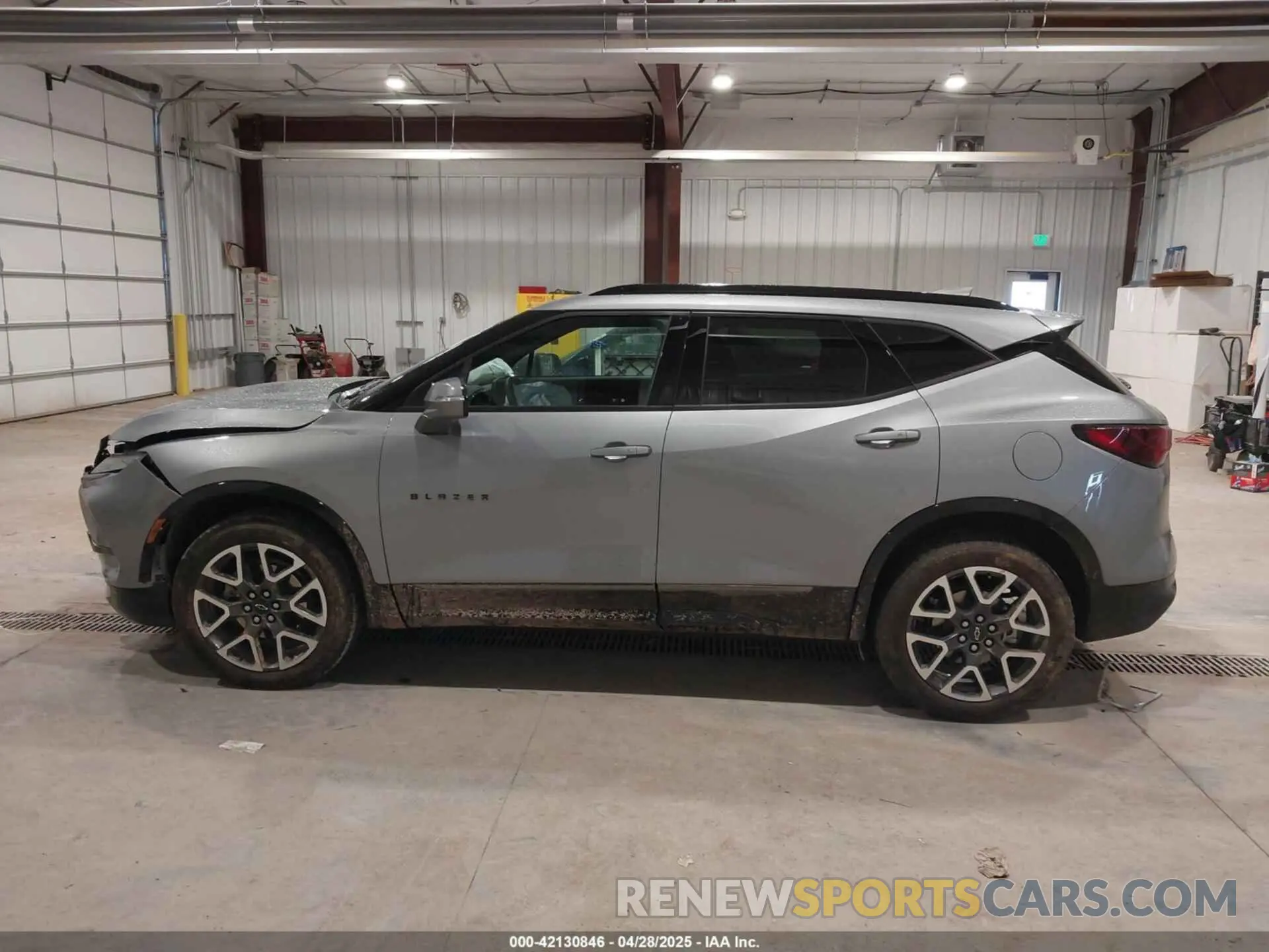 14 Photograph of a damaged car 3GNKBKRS7RS133533 CHEVROLET BLAZER 2024