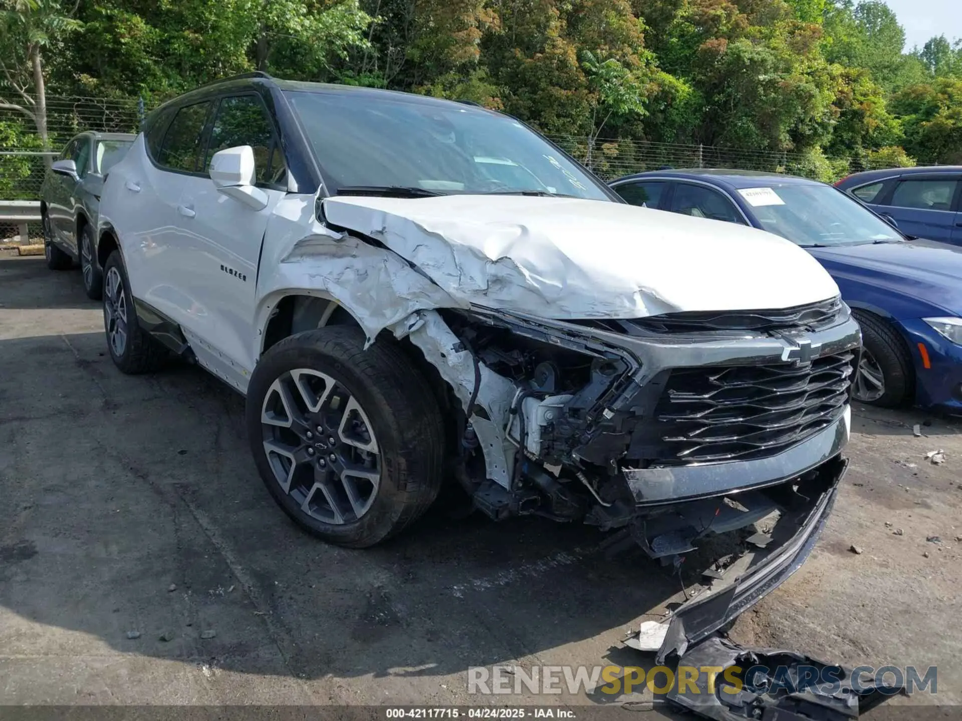 1 Photograph of a damaged car 3GNKBKRSXRS143036 CHEVROLET BLAZER 2024