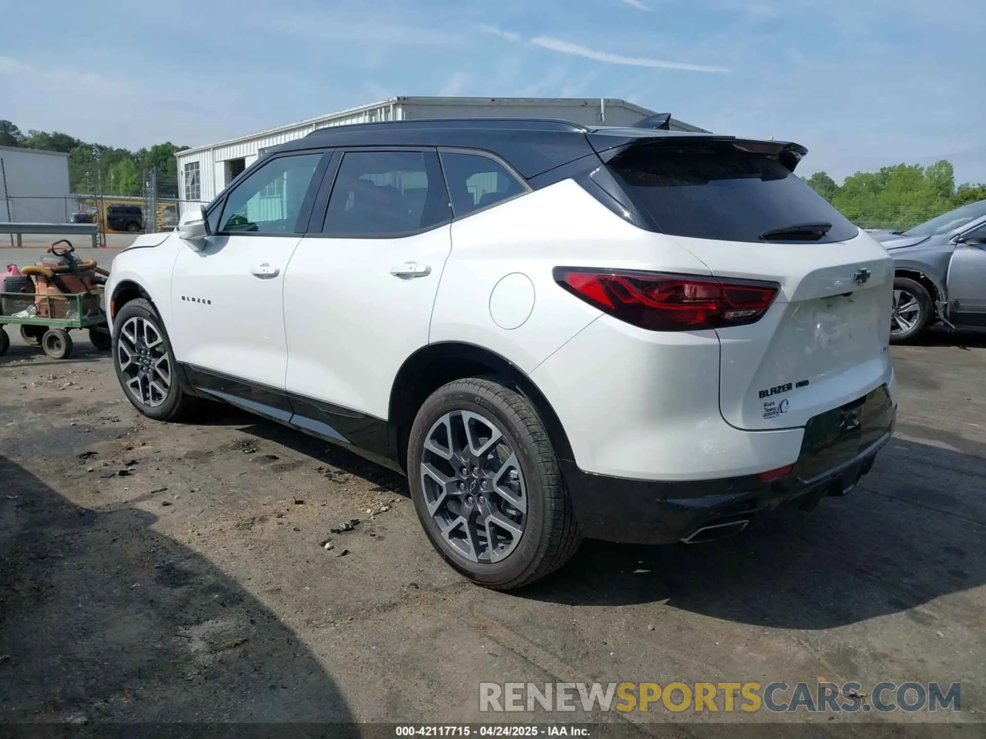 3 Photograph of a damaged car 3GNKBKRSXRS143036 CHEVROLET BLAZER 2024