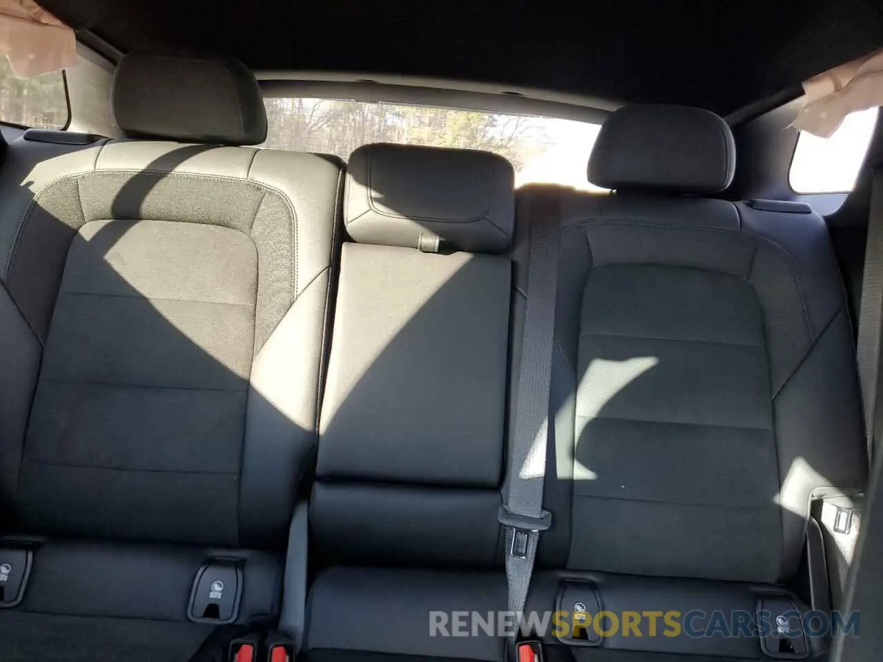 10 Photograph of a damaged car 3GNKDCRJ7RS169214 CHEVROLET BLAZER 2024
