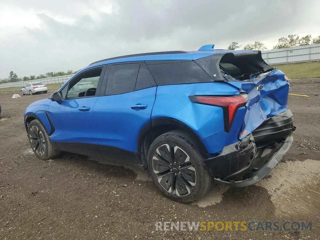 2 Photograph of a damaged car 3GNKDHRK9RS242458 CHEVROLET BLAZER 2024