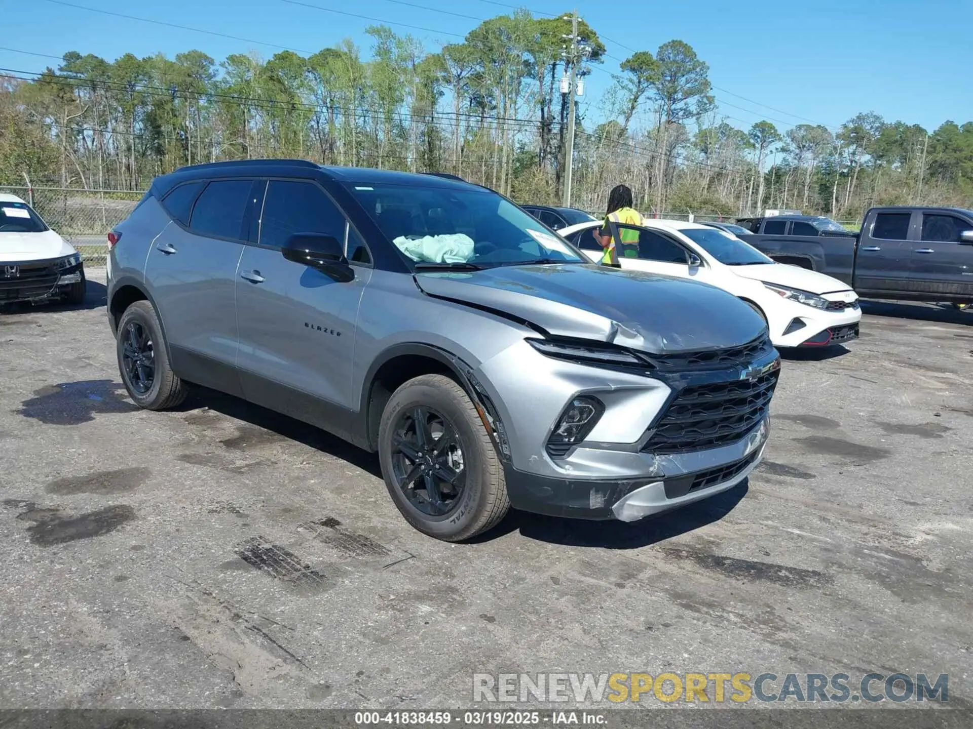 1 Photograph of a damaged car 3GNKBCR43SS167613 CHEVROLET BLAZER 2025