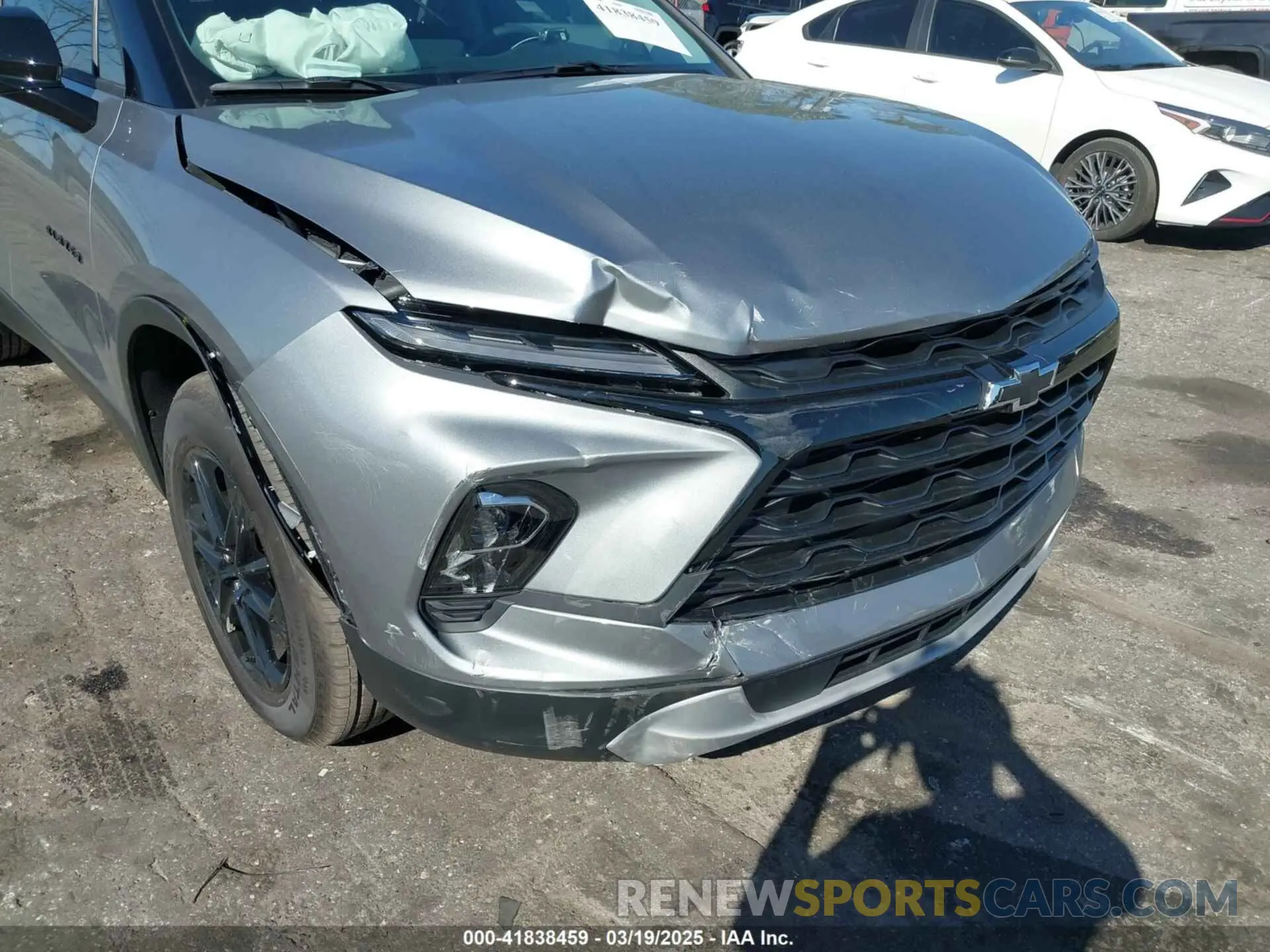 6 Photograph of a damaged car 3GNKBCR43SS167613 CHEVROLET BLAZER 2025
