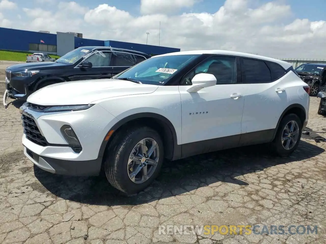 1 Photograph of a damaged car 3GNKBCR46SS168349 CHEVROLET BLAZER 2025