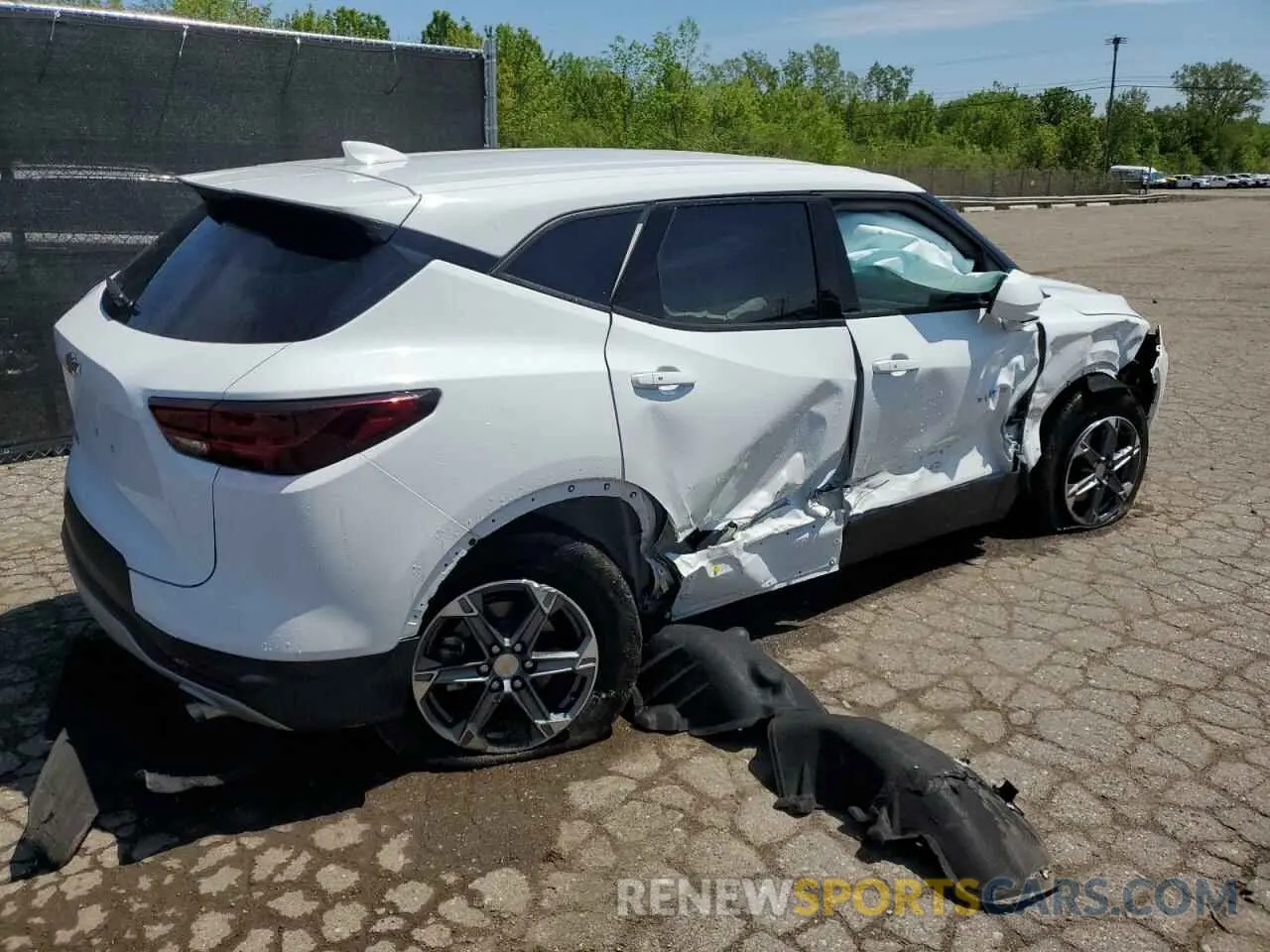 3 Photograph of a damaged car 3GNKBCR46SS168349 CHEVROLET BLAZER 2025
