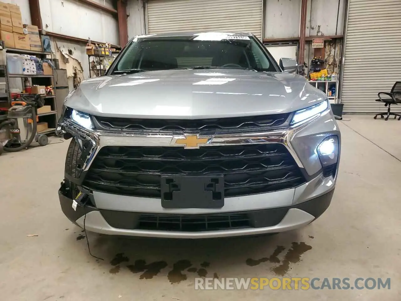 5 Photograph of a damaged car 3GNKBCR48SS157367 CHEVROLET BLAZER 2025