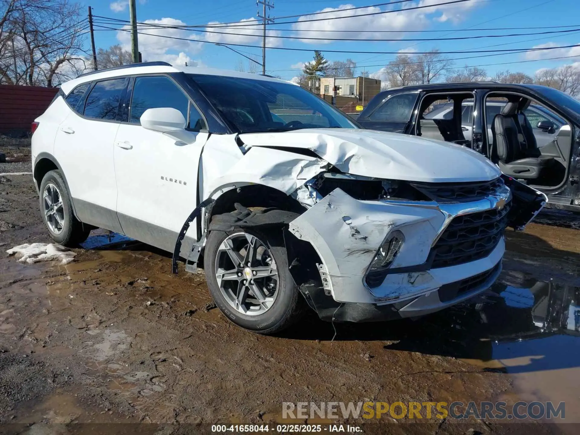 1 Photograph of a damaged car 3GNKBCR48SS166845 CHEVROLET BLAZER 2025