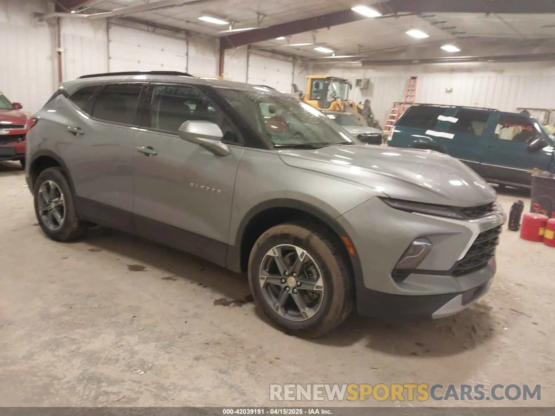 1 Photograph of a damaged car 3GNKBCR49SS113118 CHEVROLET BLAZER 2025