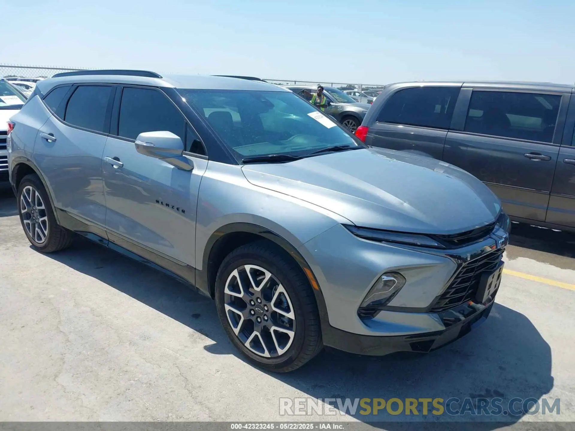 1 Photograph of a damaged car 3GNKBERS0SS137074 CHEVROLET BLAZER 2025