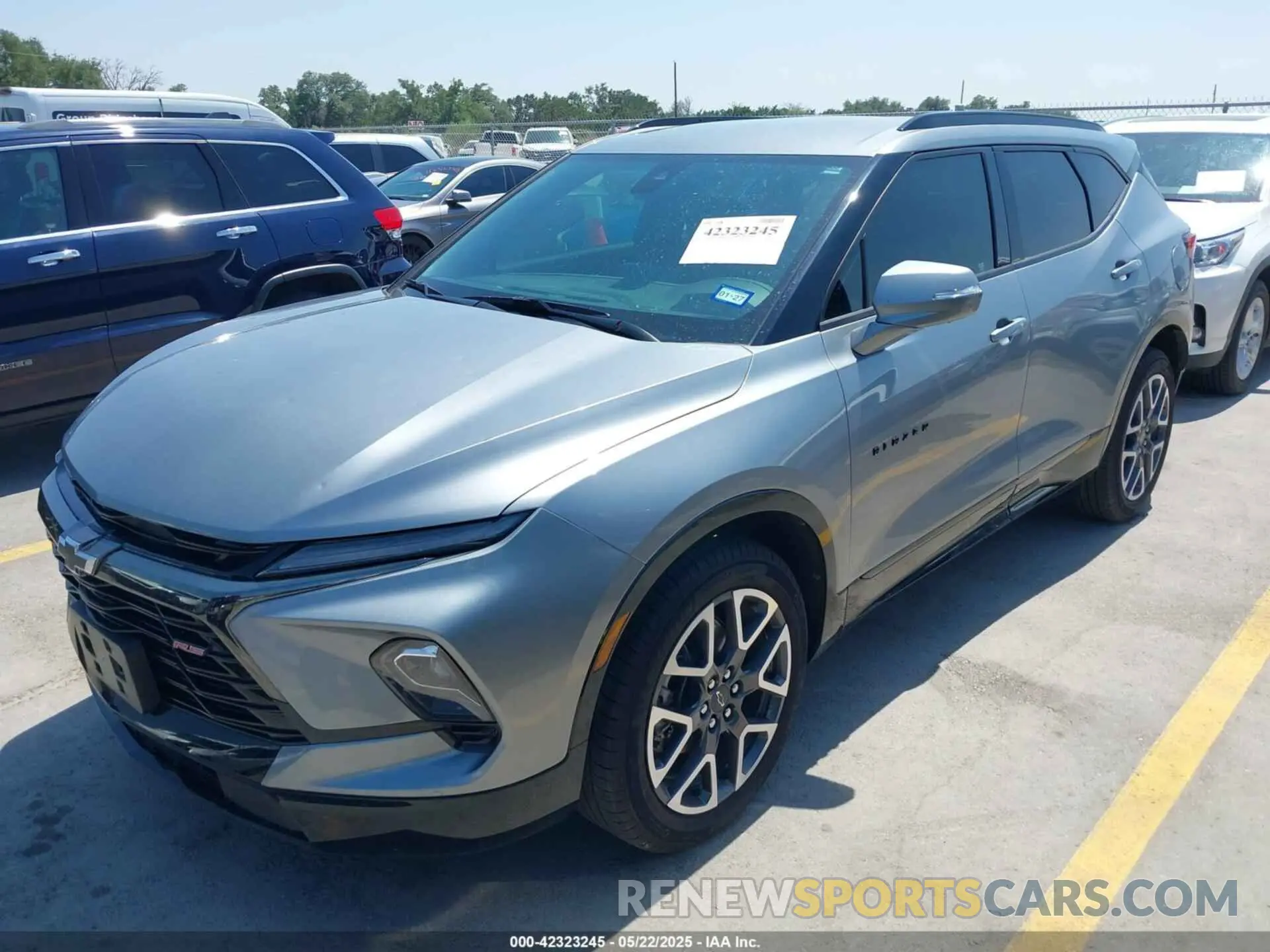 2 Photograph of a damaged car 3GNKBERS0SS137074 CHEVROLET BLAZER 2025