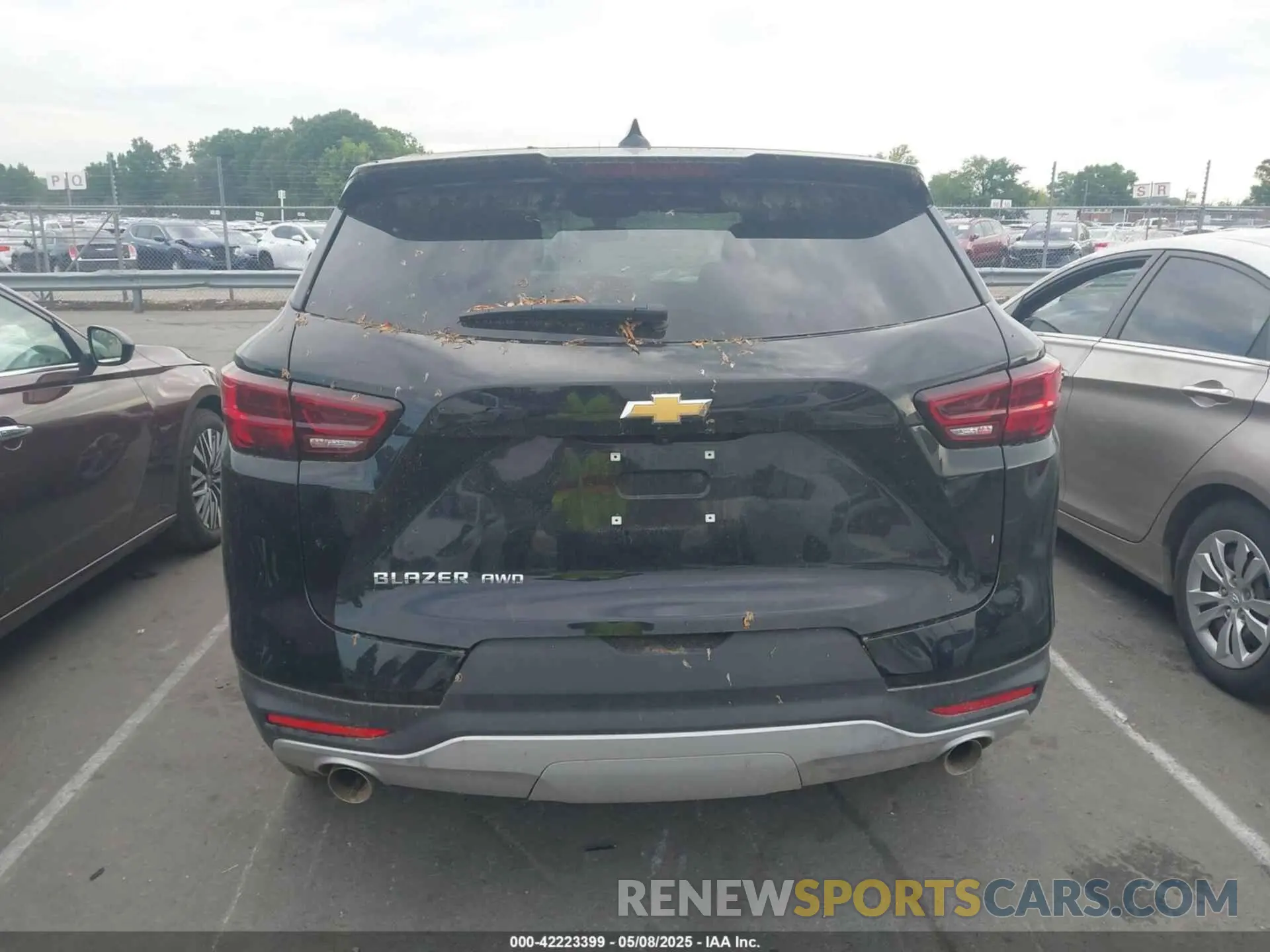 16 Photograph of a damaged car 3GNKBHR43SS184196 CHEVROLET BLAZER 2025