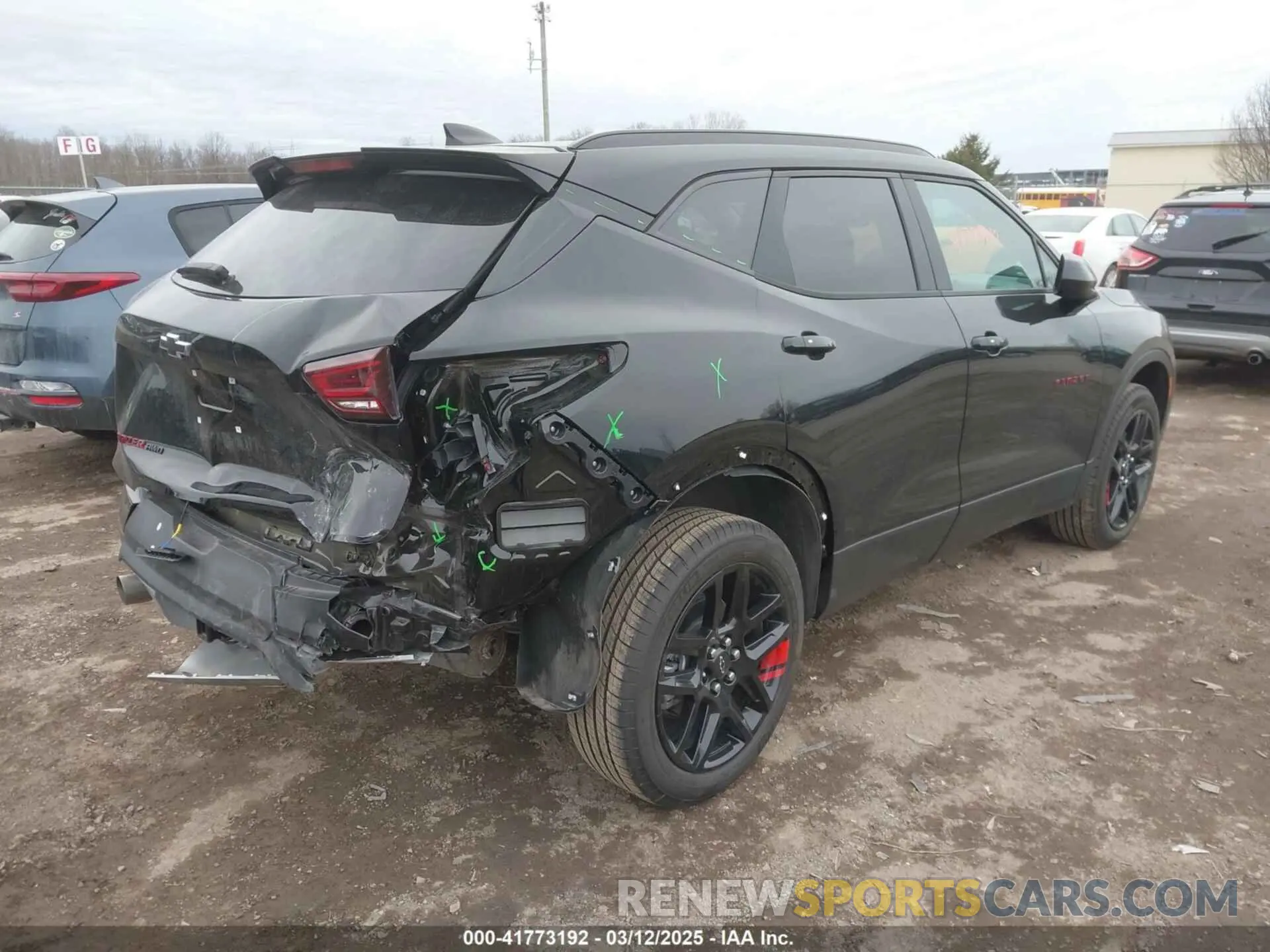 4 Photograph of a damaged car 3GNKBHR44SS162000 CHEVROLET BLAZER 2025