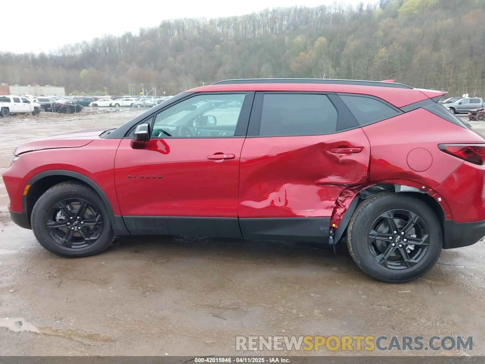 14 Photograph of a damaged car 3GNKBJRS5SS137113 CHEVROLET BLAZER 2025