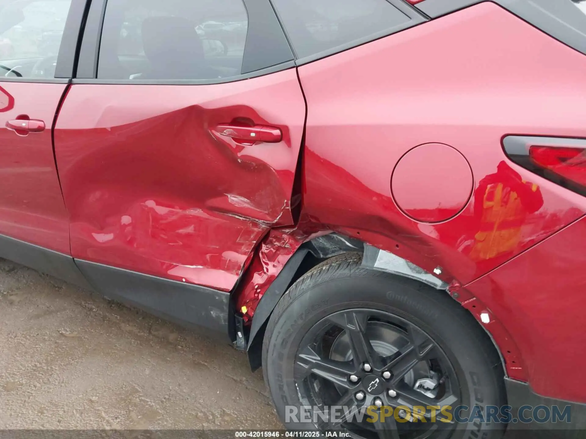 17 Photograph of a damaged car 3GNKBJRS5SS137113 CHEVROLET BLAZER 2025