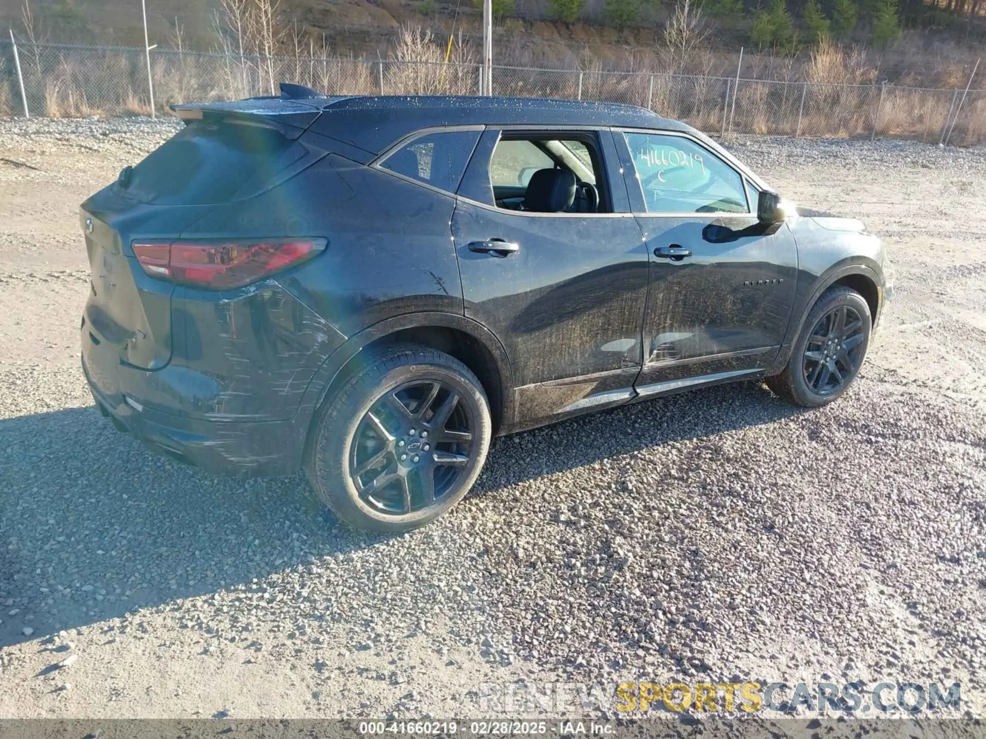 4 Photograph of a damaged car 3GNKBKRS3SS103807 CHEVROLET BLAZER 2025