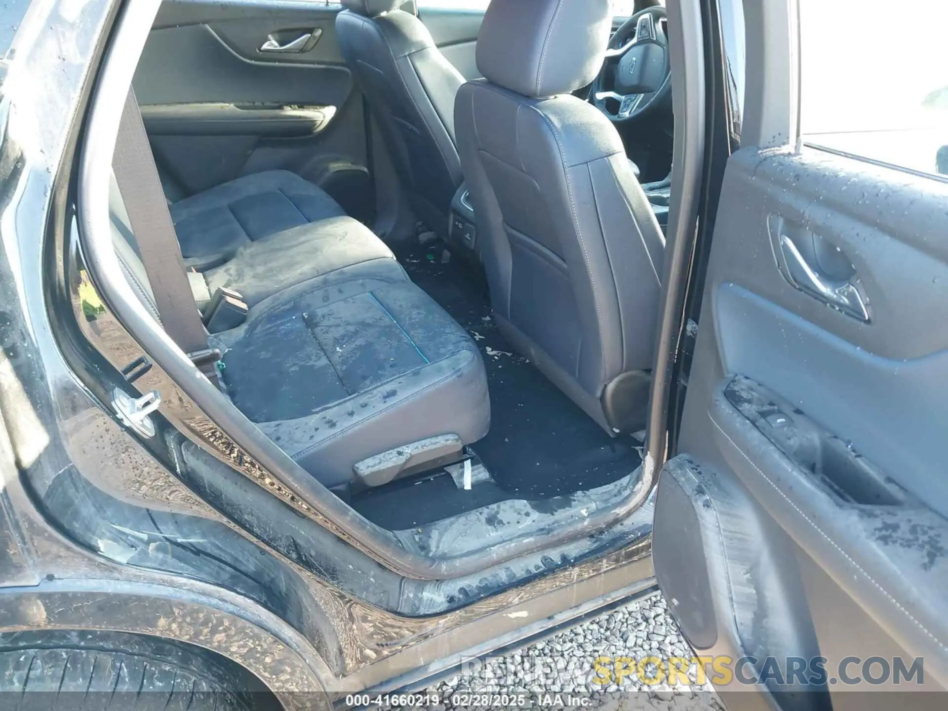 8 Photograph of a damaged car 3GNKBKRS3SS103807 CHEVROLET BLAZER 2025