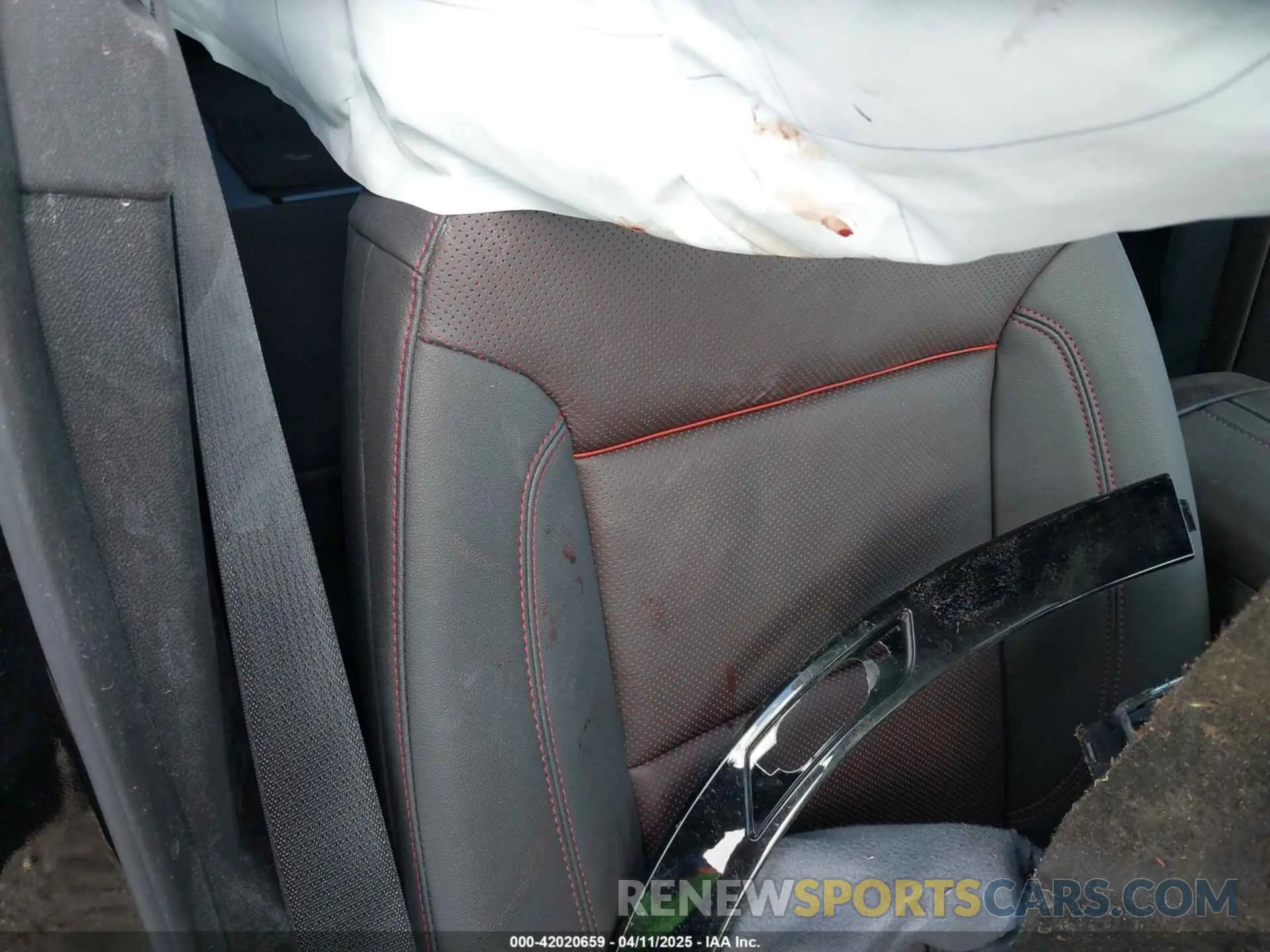 12 Photograph of a damaged car 3GNKBKRSXSS110026 CHEVROLET BLAZER 2025