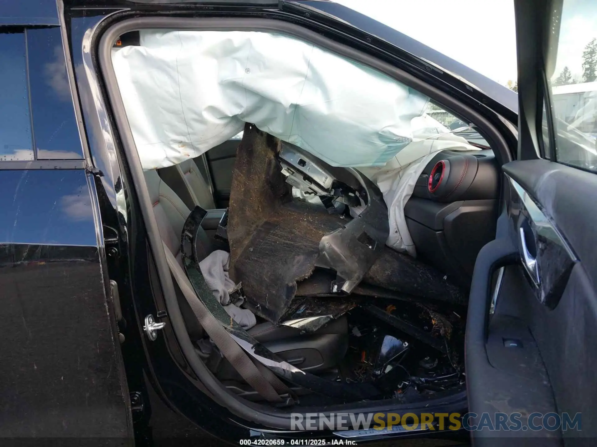 5 Photograph of a damaged car 3GNKBKRSXSS110026 CHEVROLET BLAZER 2025