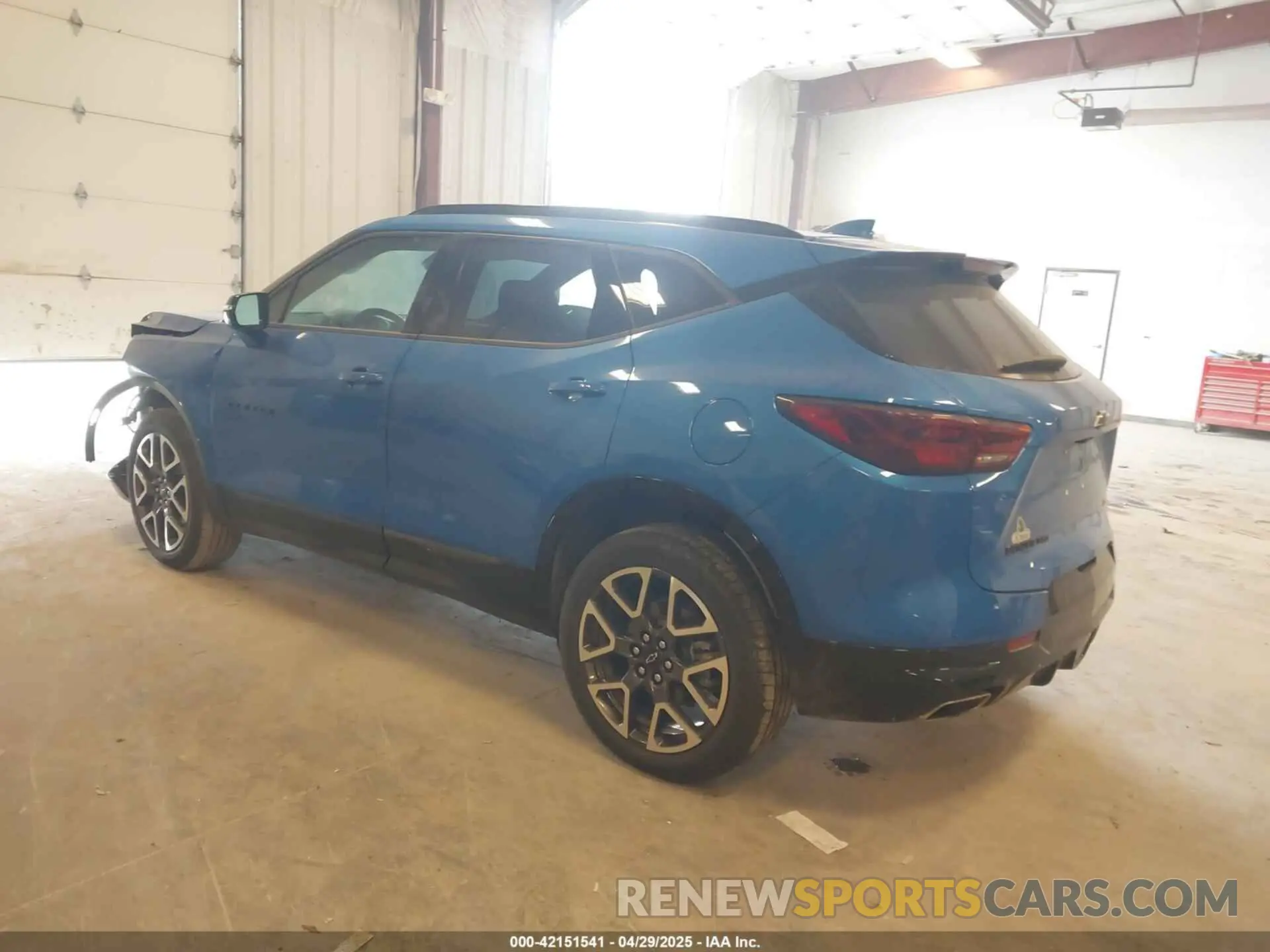 3 Photograph of a damaged car 3GNKBKRSXSS142457 CHEVROLET BLAZER 2025