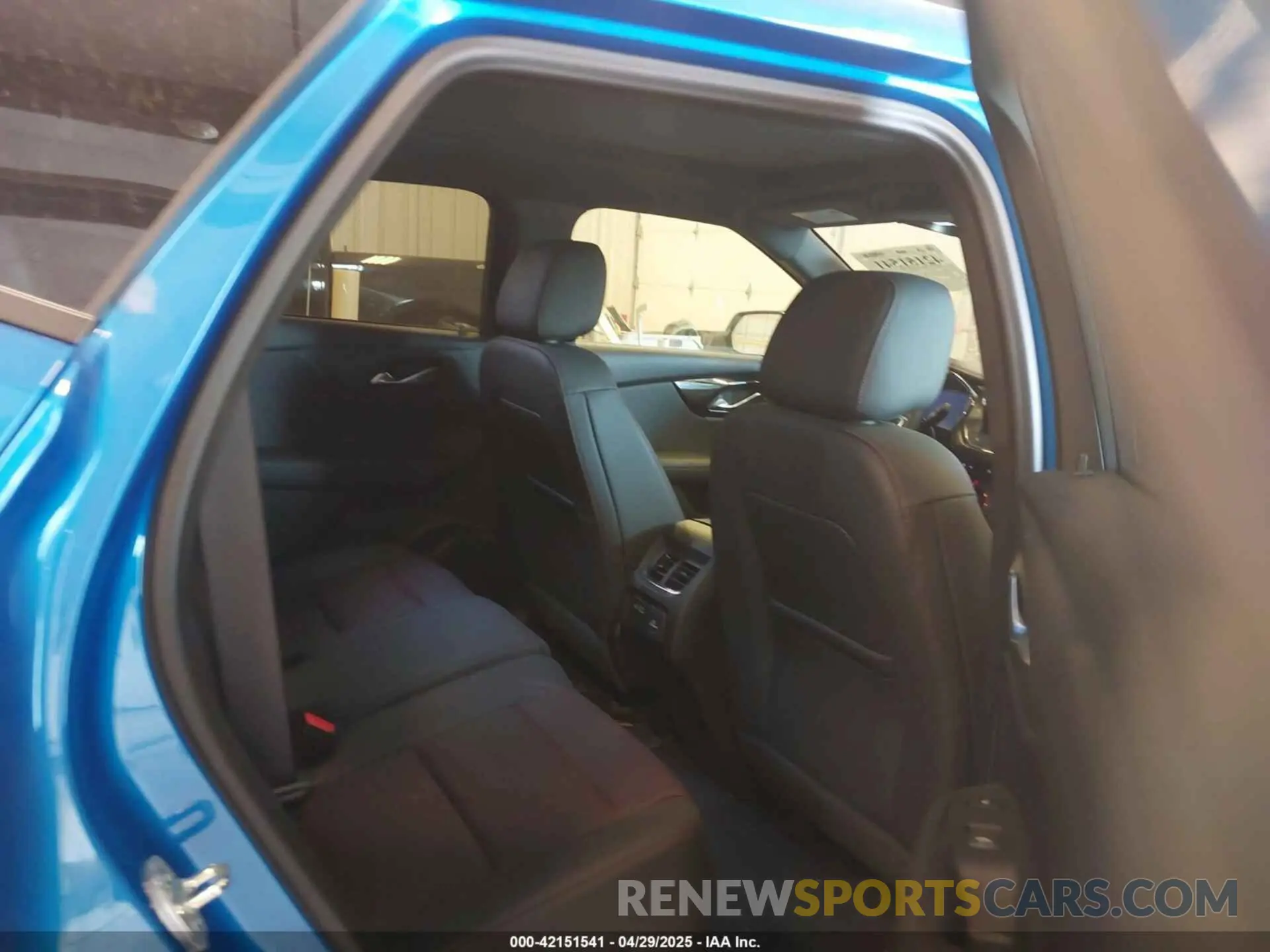 8 Photograph of a damaged car 3GNKBKRSXSS142457 CHEVROLET BLAZER 2025