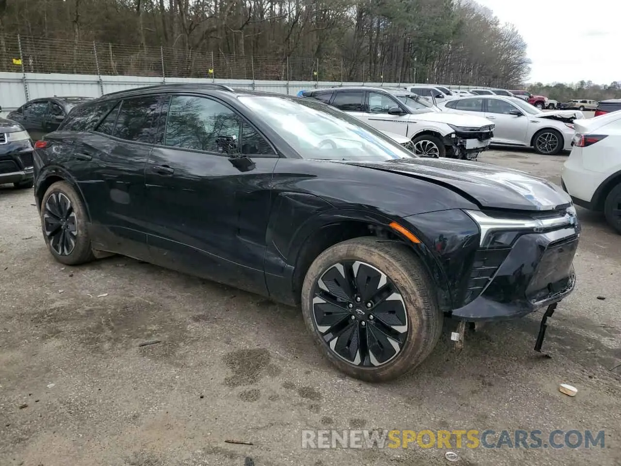 4 Photograph of a damaged car 3GNKDJRJ6SS130558 CHEVROLET BLAZER 2025
