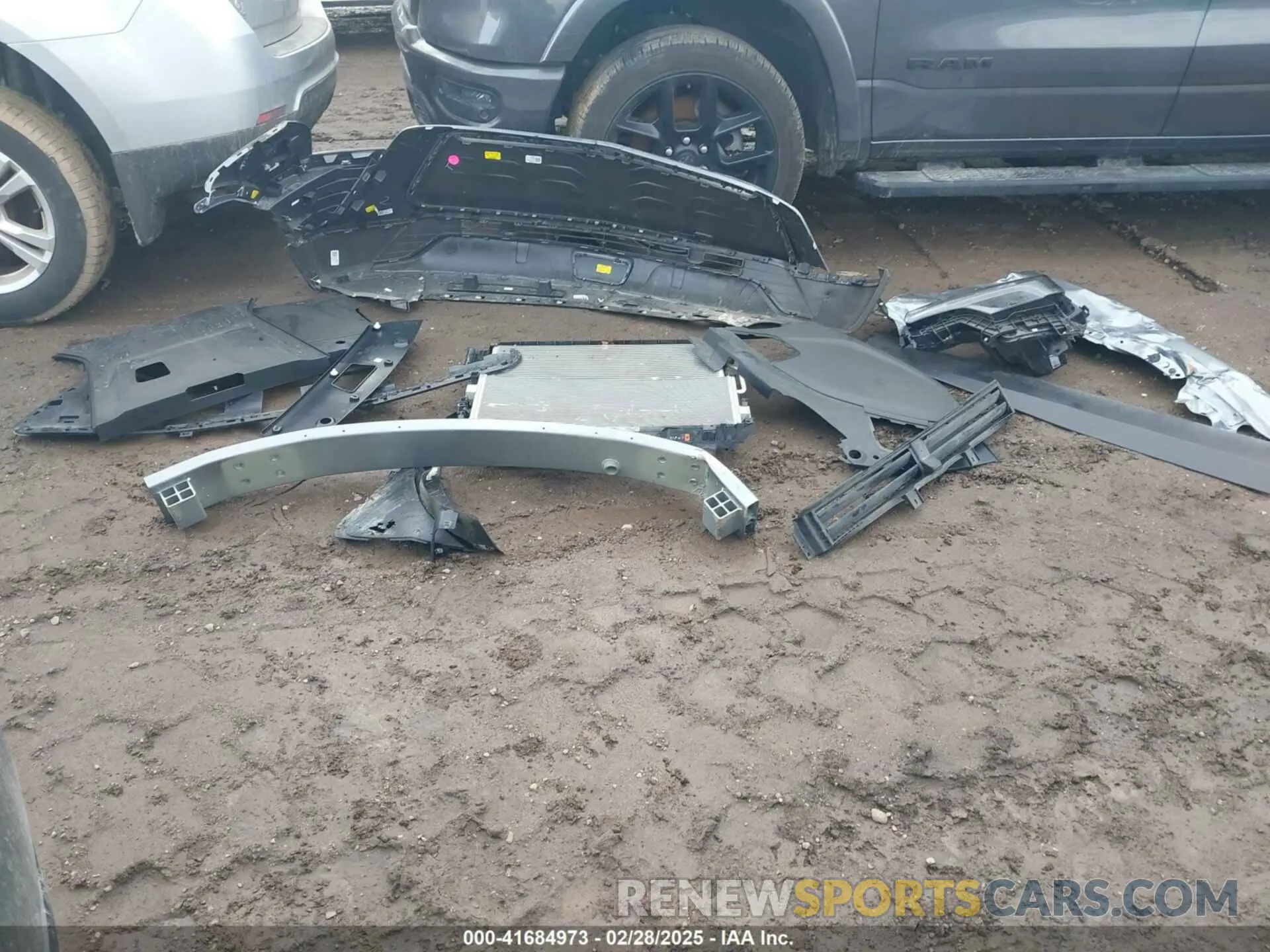 12 Photograph of a damaged car 3GNKDBRJ0RS277894 CHEVROLET BLAZER EV 2024
