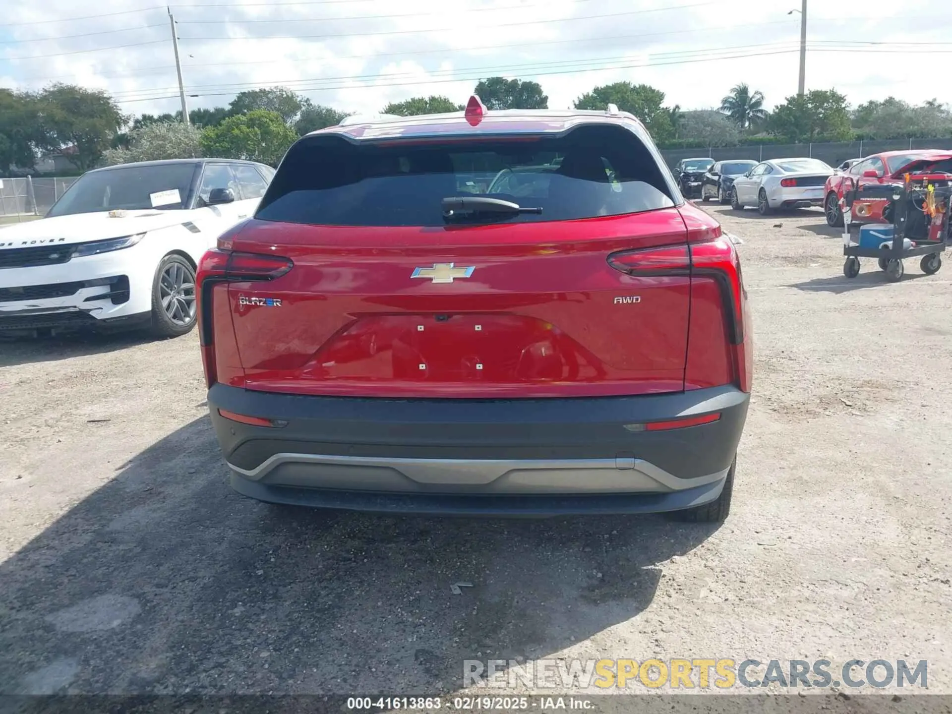 17 Photograph of a damaged car 3GNKDBRJ2RS272616 CHEVROLET BLAZER EV 2024