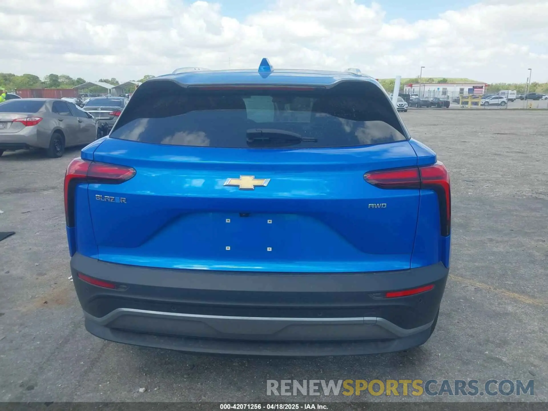17 Photograph of a damaged car 3GNKDBRJ4RS245031 CHEVROLET BLAZER EV 2024