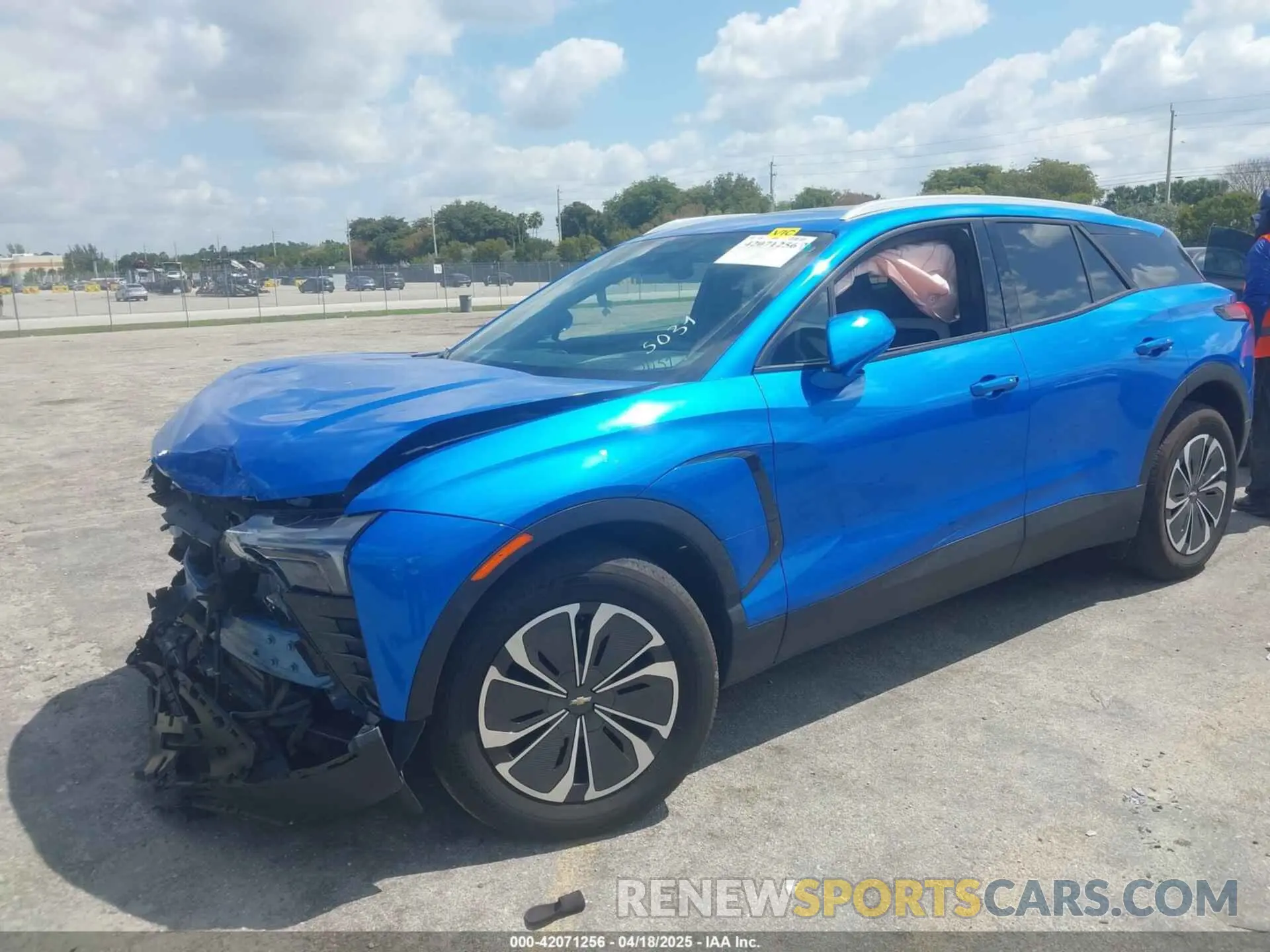 2 Photograph of a damaged car 3GNKDBRJ4RS245031 CHEVROLET BLAZER EV 2024