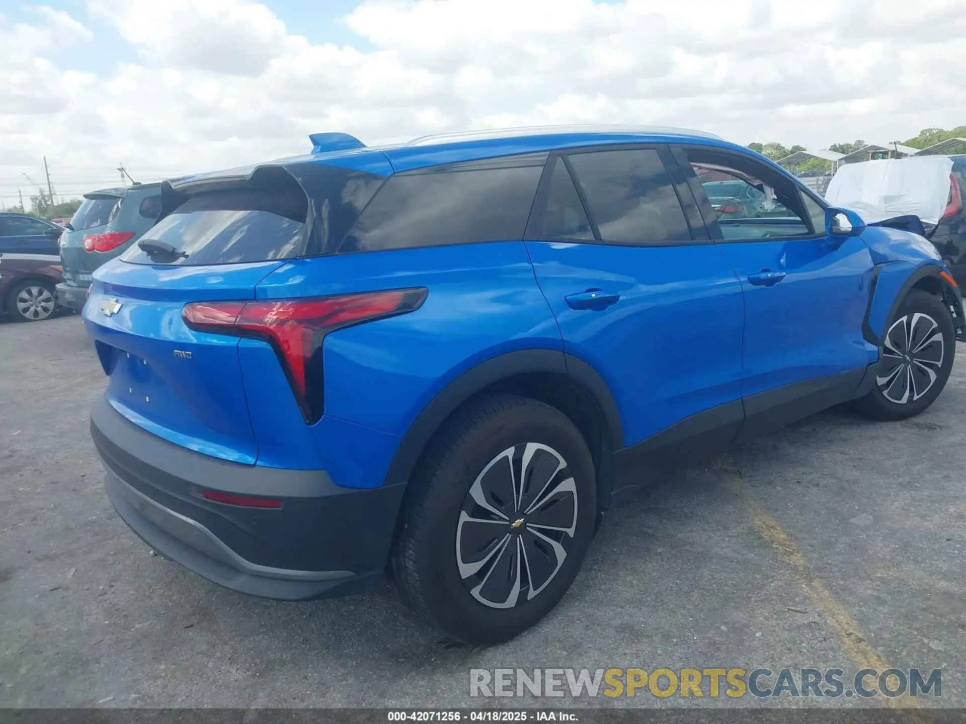 4 Photograph of a damaged car 3GNKDBRJ4RS245031 CHEVROLET BLAZER EV 2024