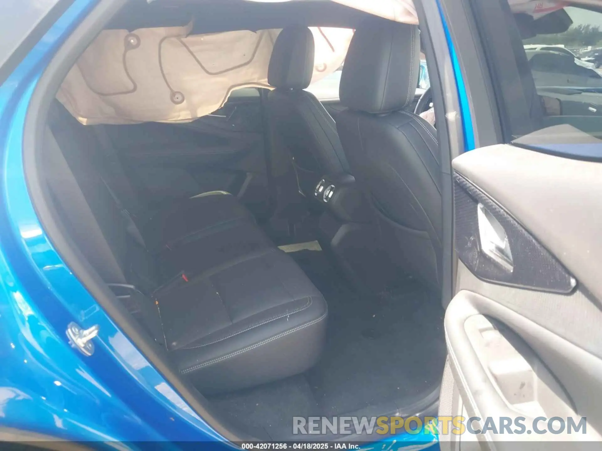 8 Photograph of a damaged car 3GNKDBRJ4RS245031 CHEVROLET BLAZER EV 2024