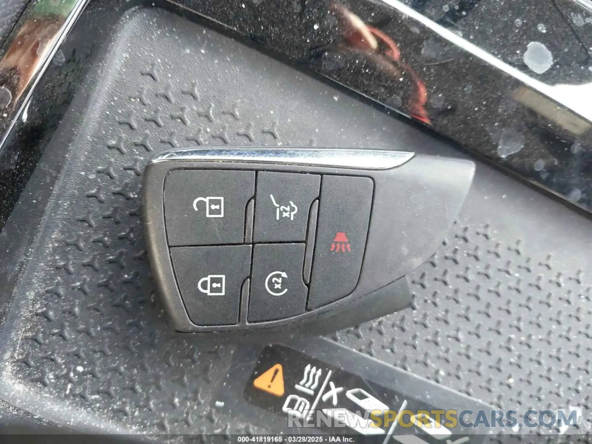 11 Photograph of a damaged car 3GNKDBRJ6RS204898 CHEVROLET BLAZER EV 2024