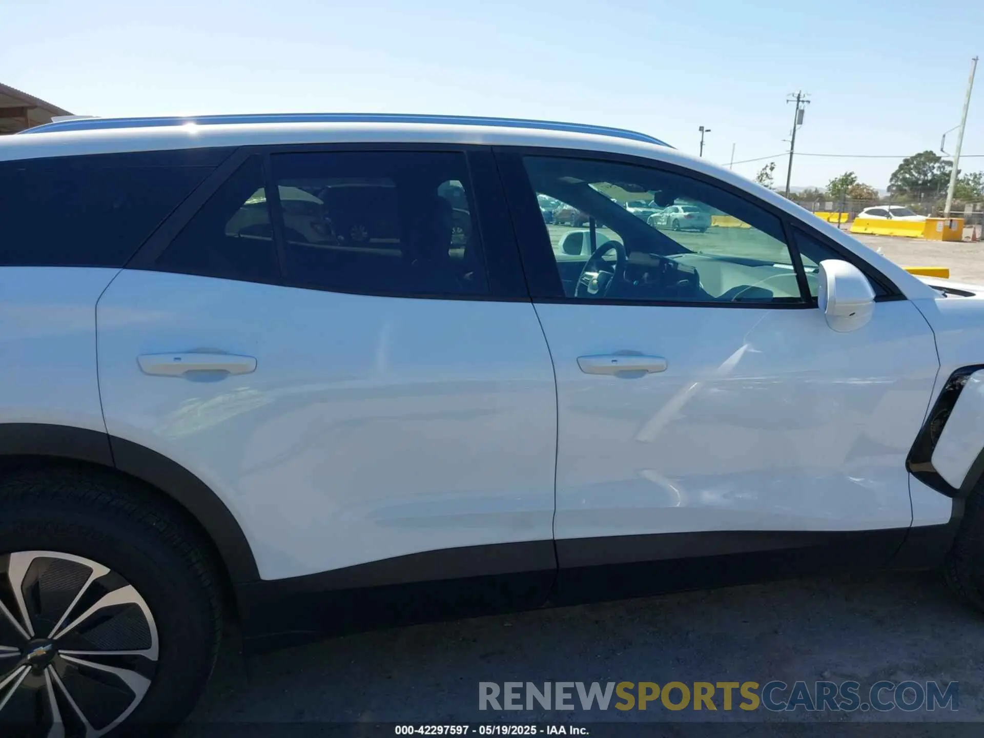 13 Photograph of a damaged car 3GNKDBRJ6RS227758 CHEVROLET BLAZER EV 2024