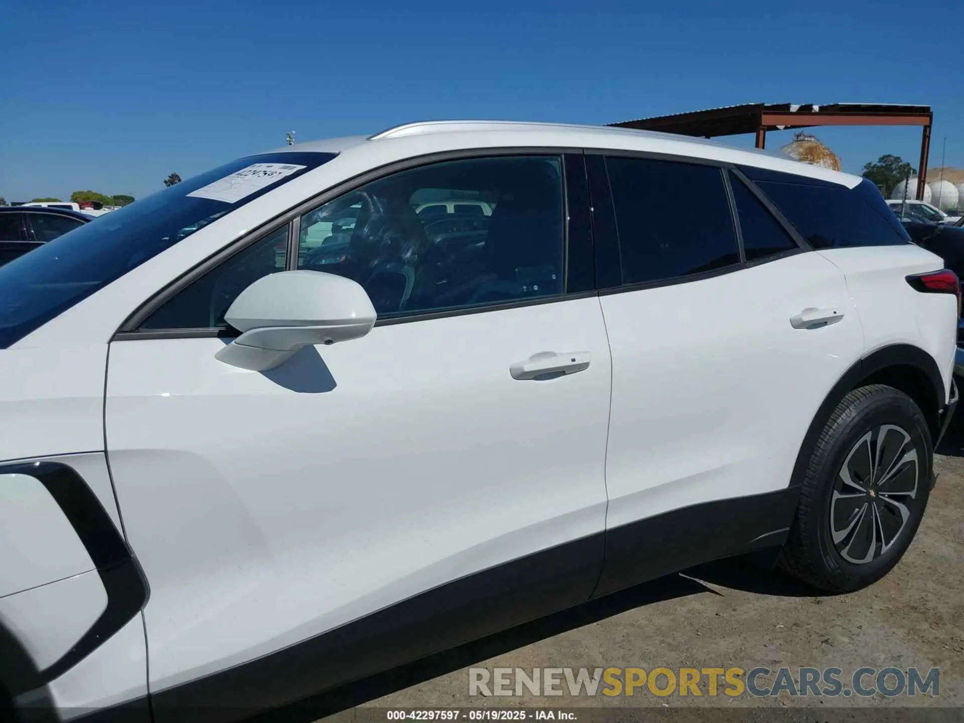 14 Photograph of a damaged car 3GNKDBRJ6RS227758 CHEVROLET BLAZER EV 2024